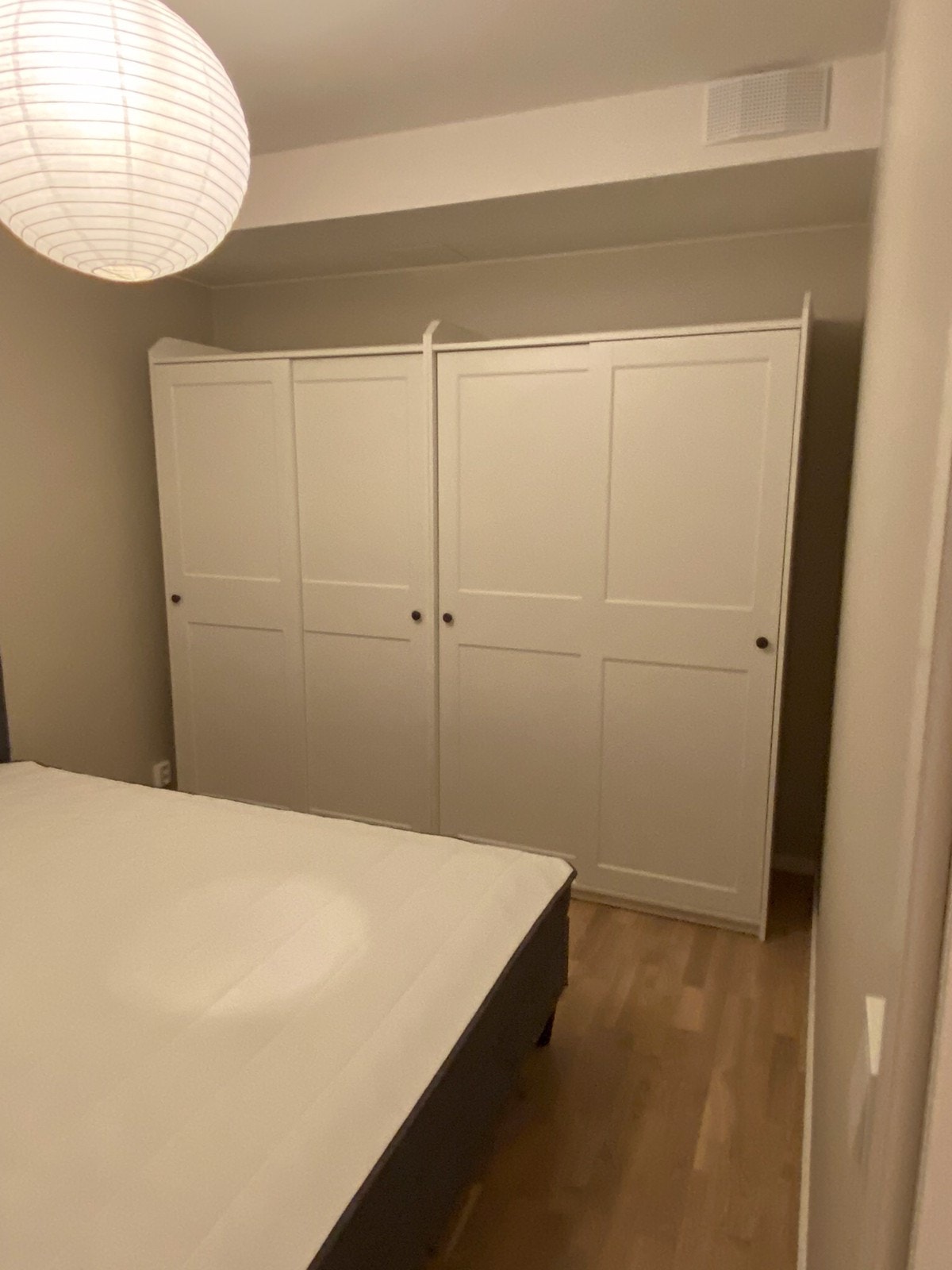 Skyvedørsgarderobe soverom Galleribilde