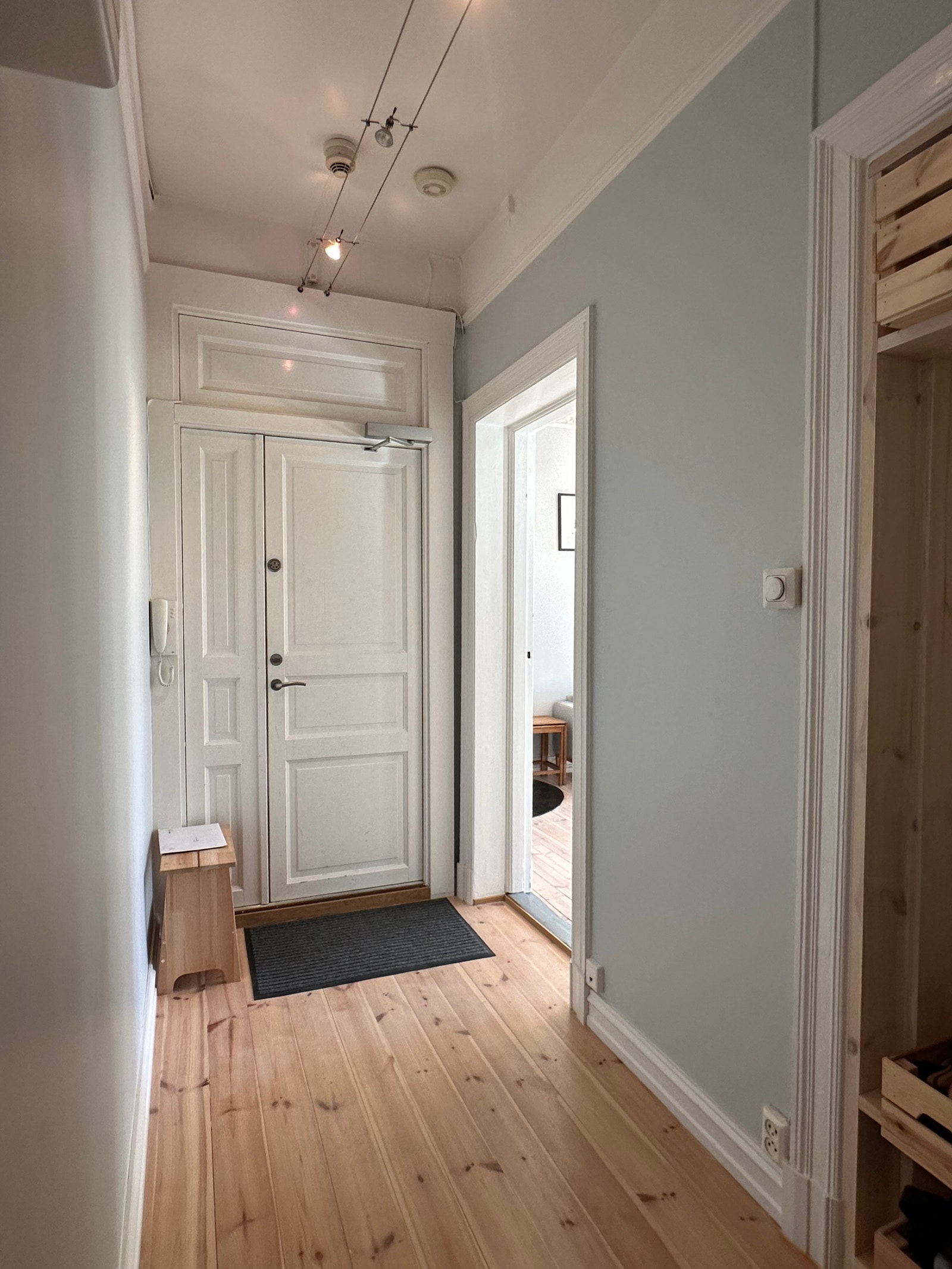 Stor og hyggelig entre Galleribilde