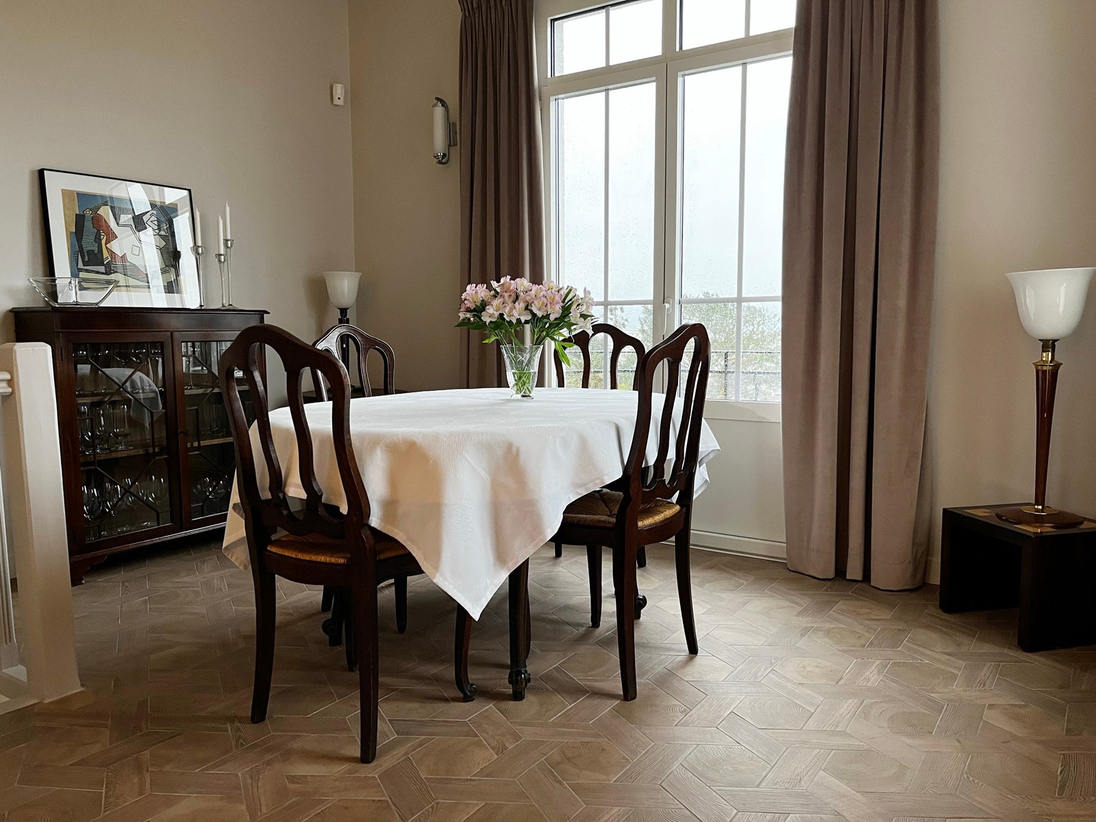 Spiseplass med utsikt (her finnes flere stoler) Galleribilde