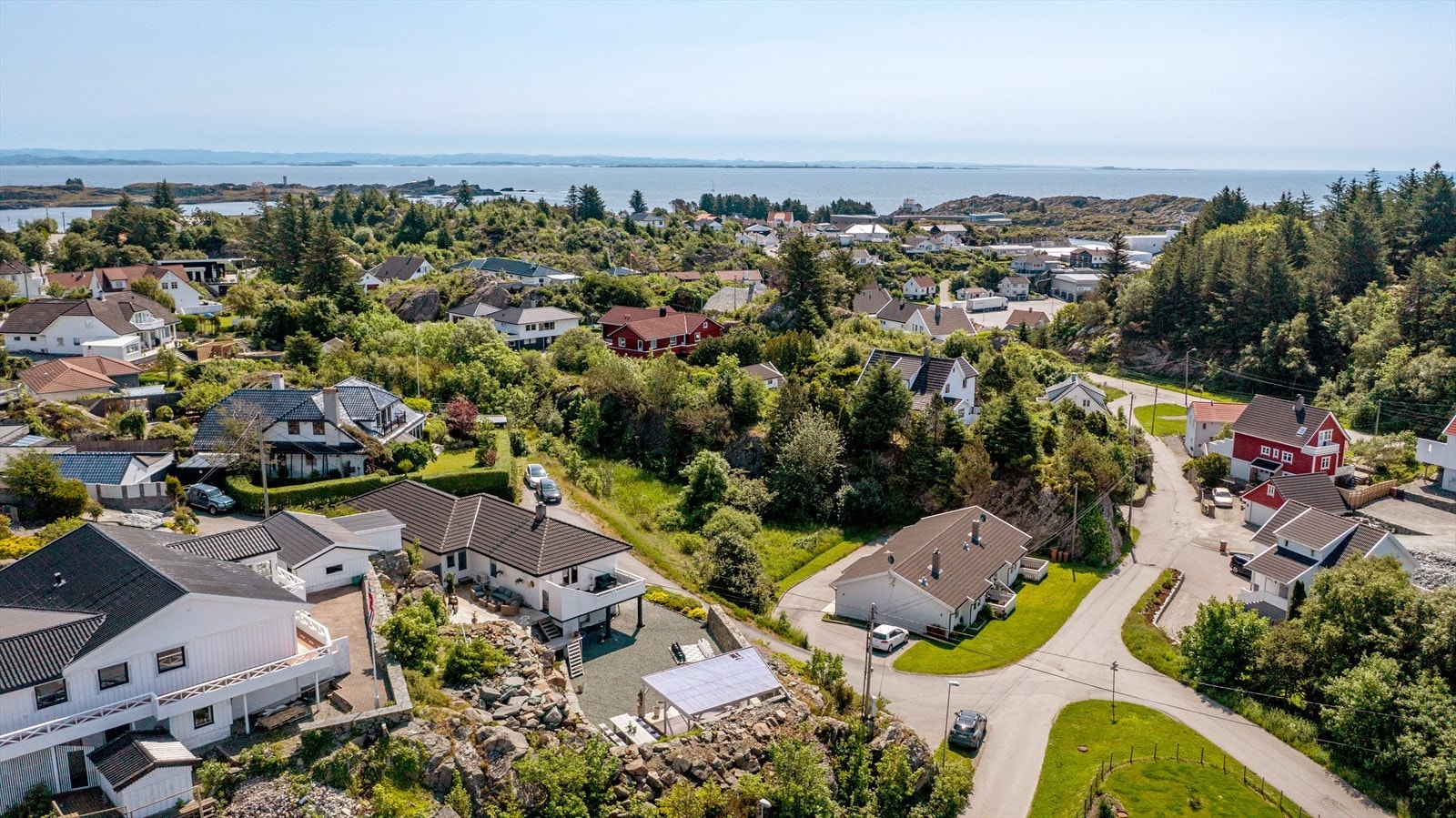 Boligen har en meget sentral, rolig og barnevennlig beliggenhet i Norges sommerby Skudeneshavn Galleribilde