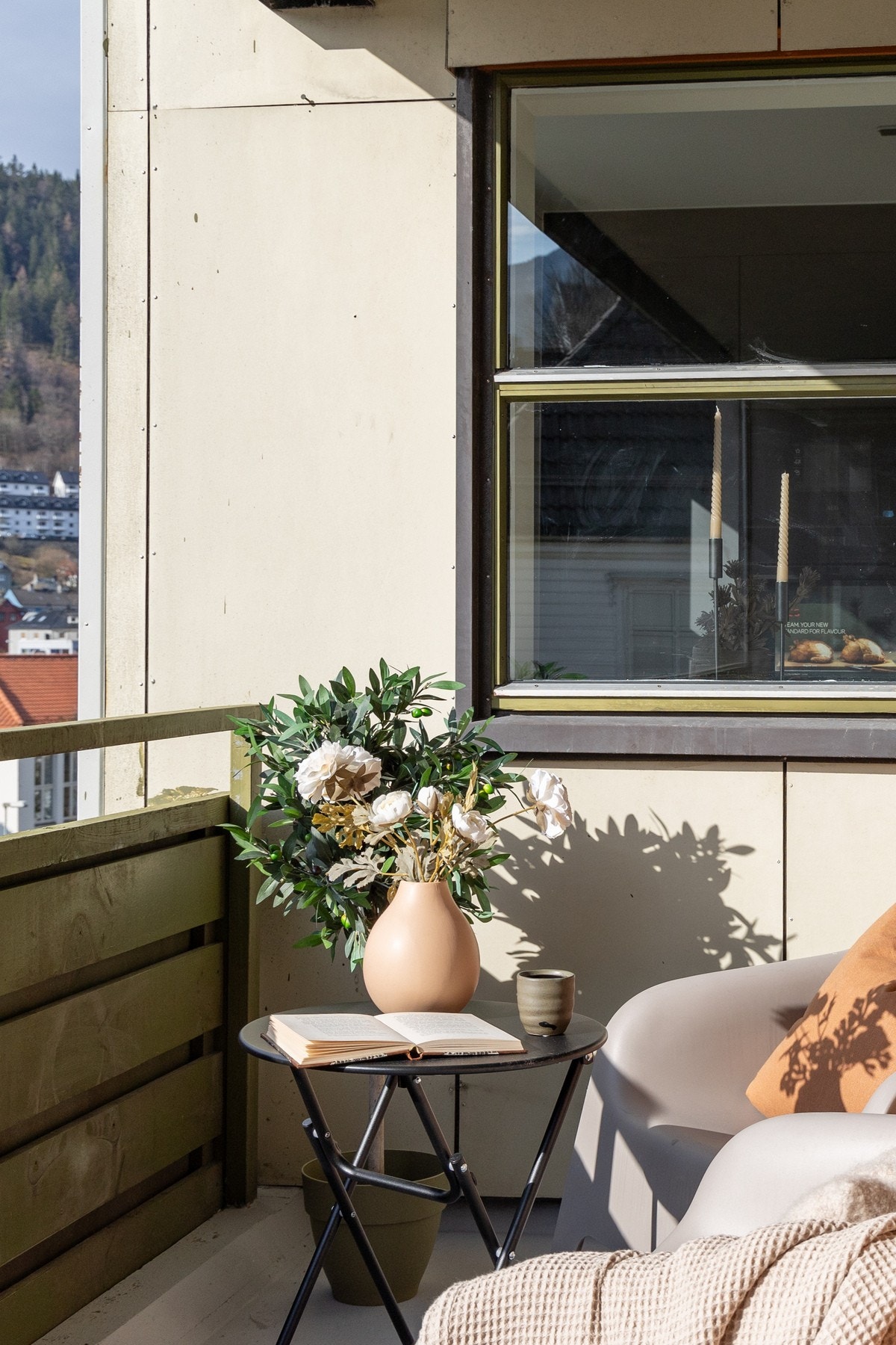 Her vil store og små trives, med fine grøntarealer og lekeplasser i nærområdet Galleribilde