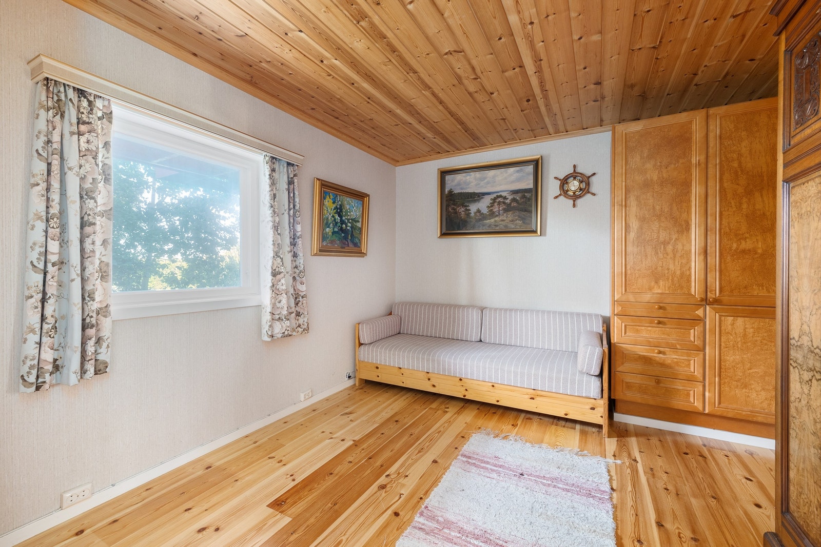 Kontor/soverom i underetasje Galleribilde