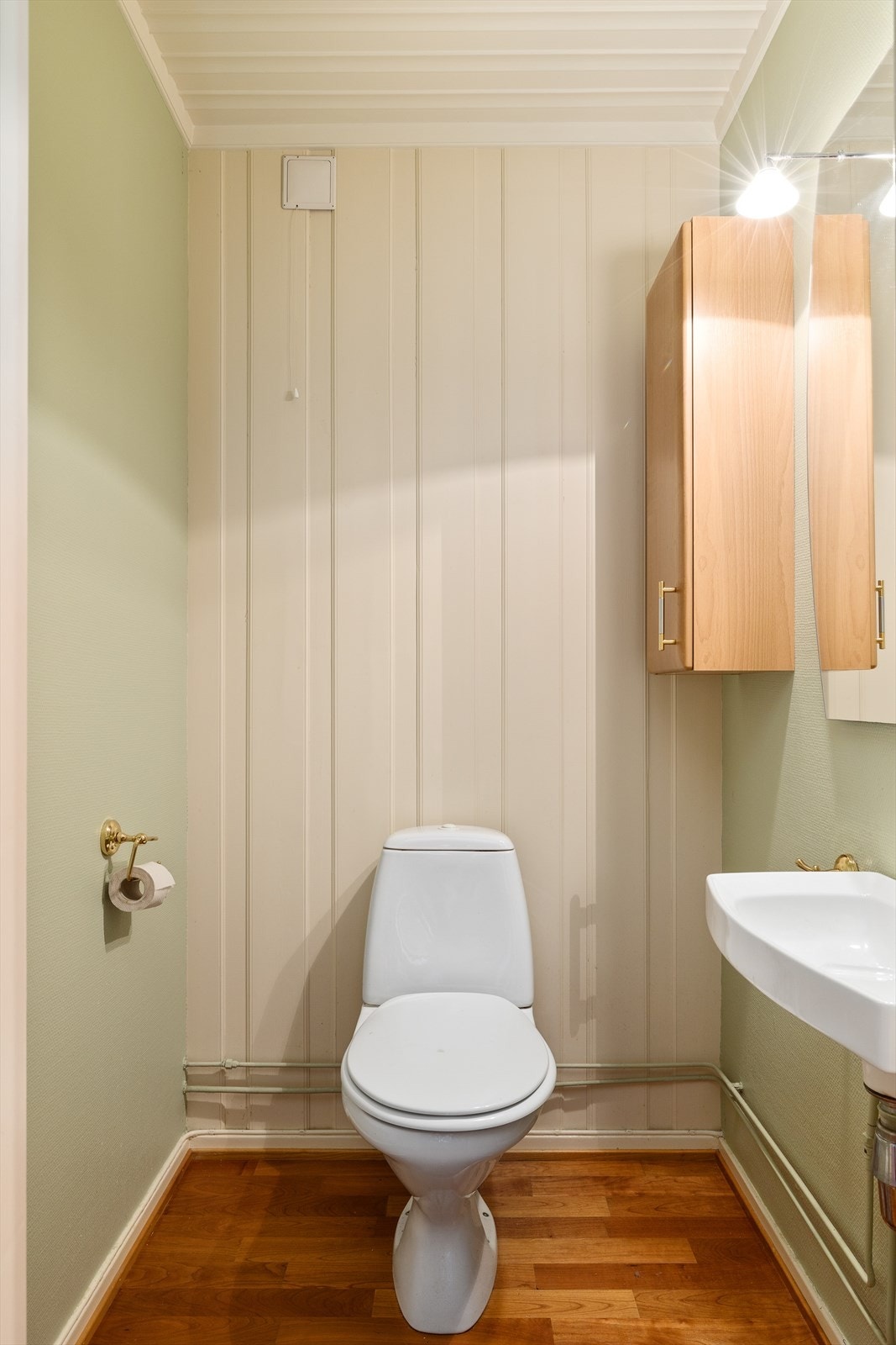 Gjestetoalett i underetasje Galleribilde