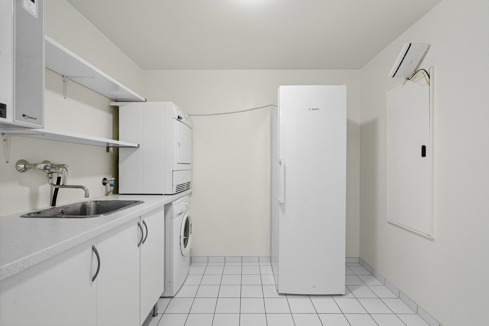 Utslagsvask og opplegg for vask og tørk. Galleribilde