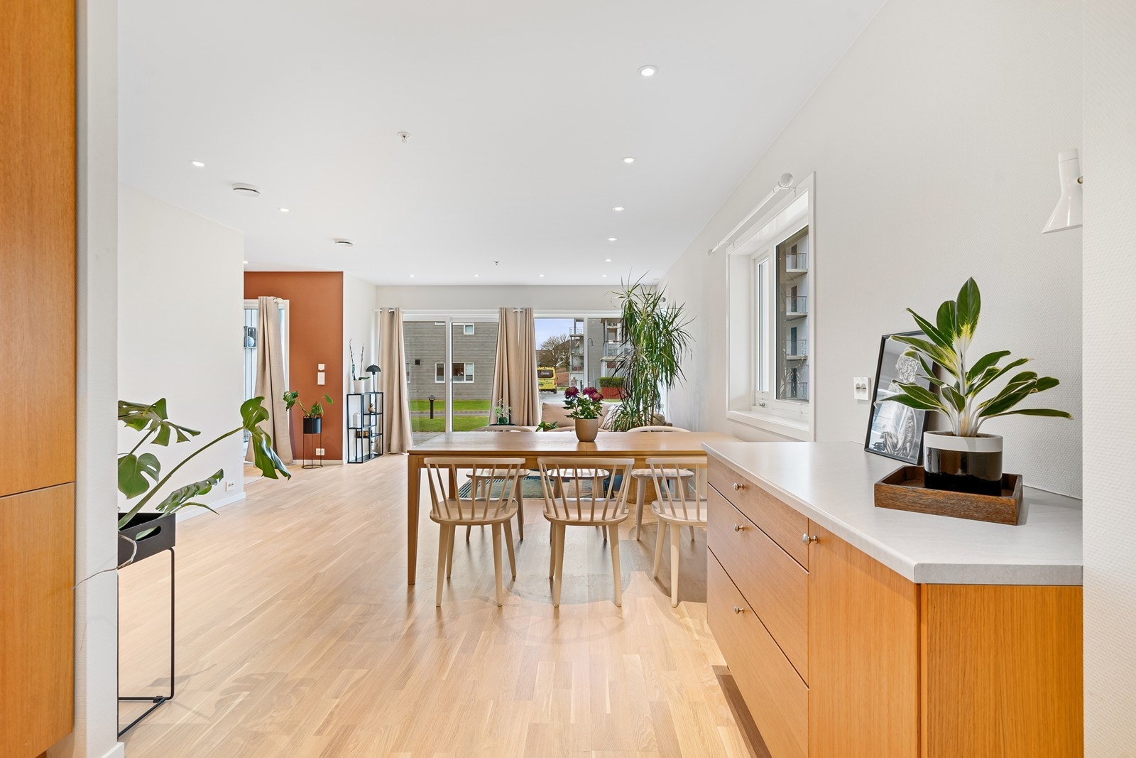 Det er vannbåren varme i alle gulv i leiligheten unntatt soverommene. Galleribilde