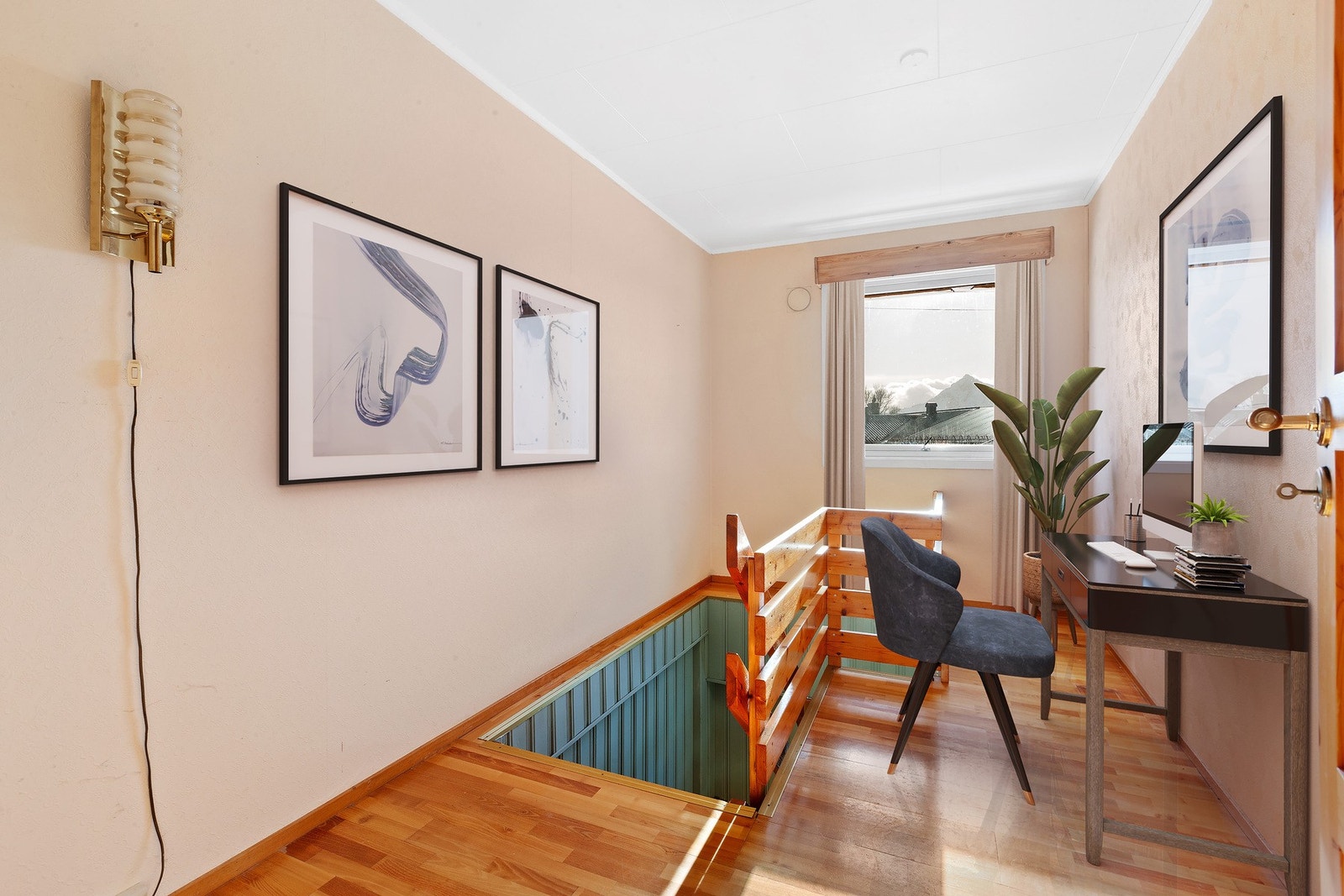 Trapperom leder deg ned til kjelleretasjen. Galleribilde