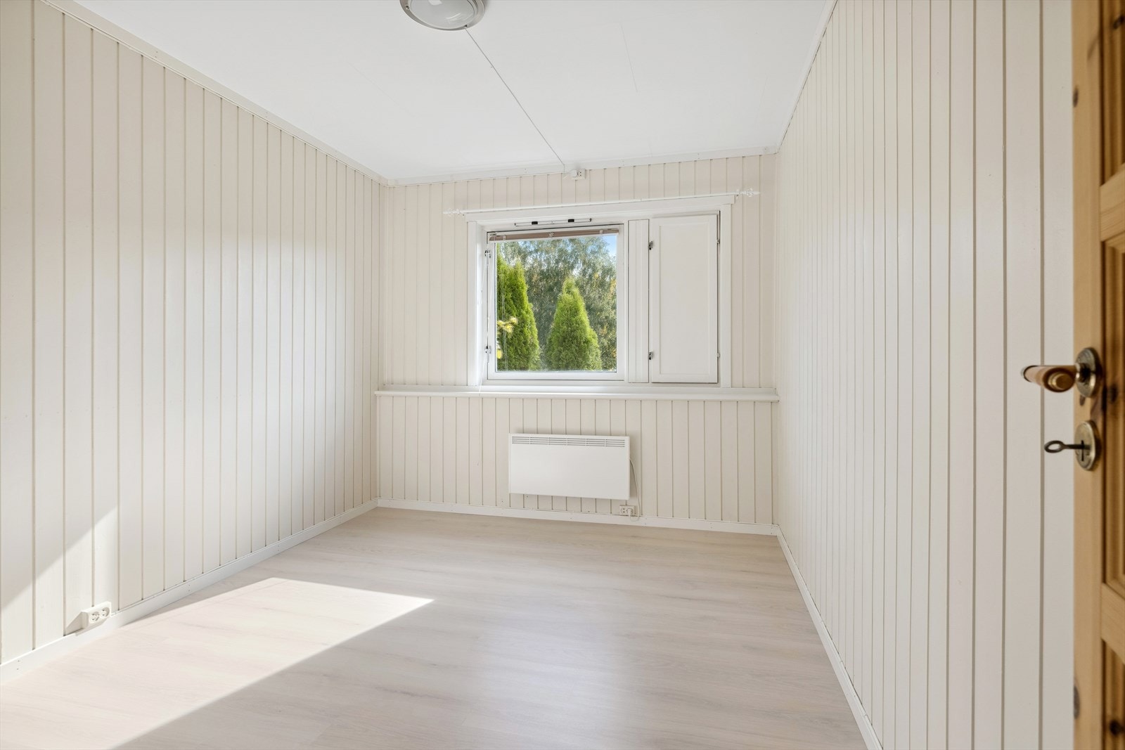 To av soverommene ligger i underetasjen, og to i 1.etasje. Galleribilde