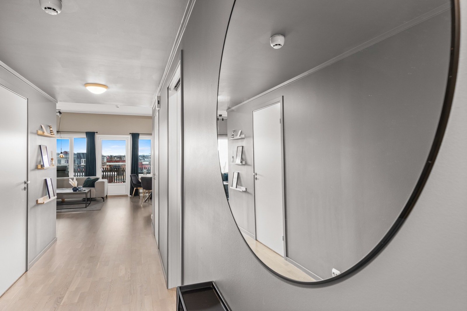 Gang med inngang til soverommene og bad samt bod/teknisk. Galleribilde