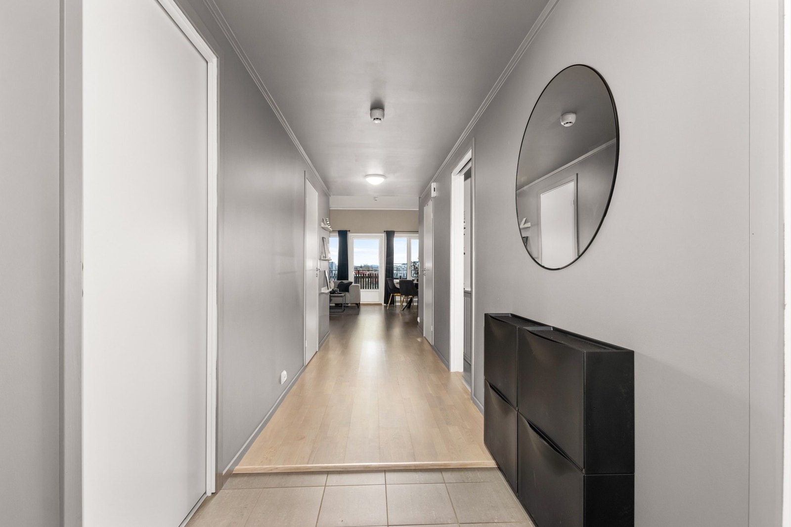 Gang. Flislagt parti med varme i gulv. Galleribilde