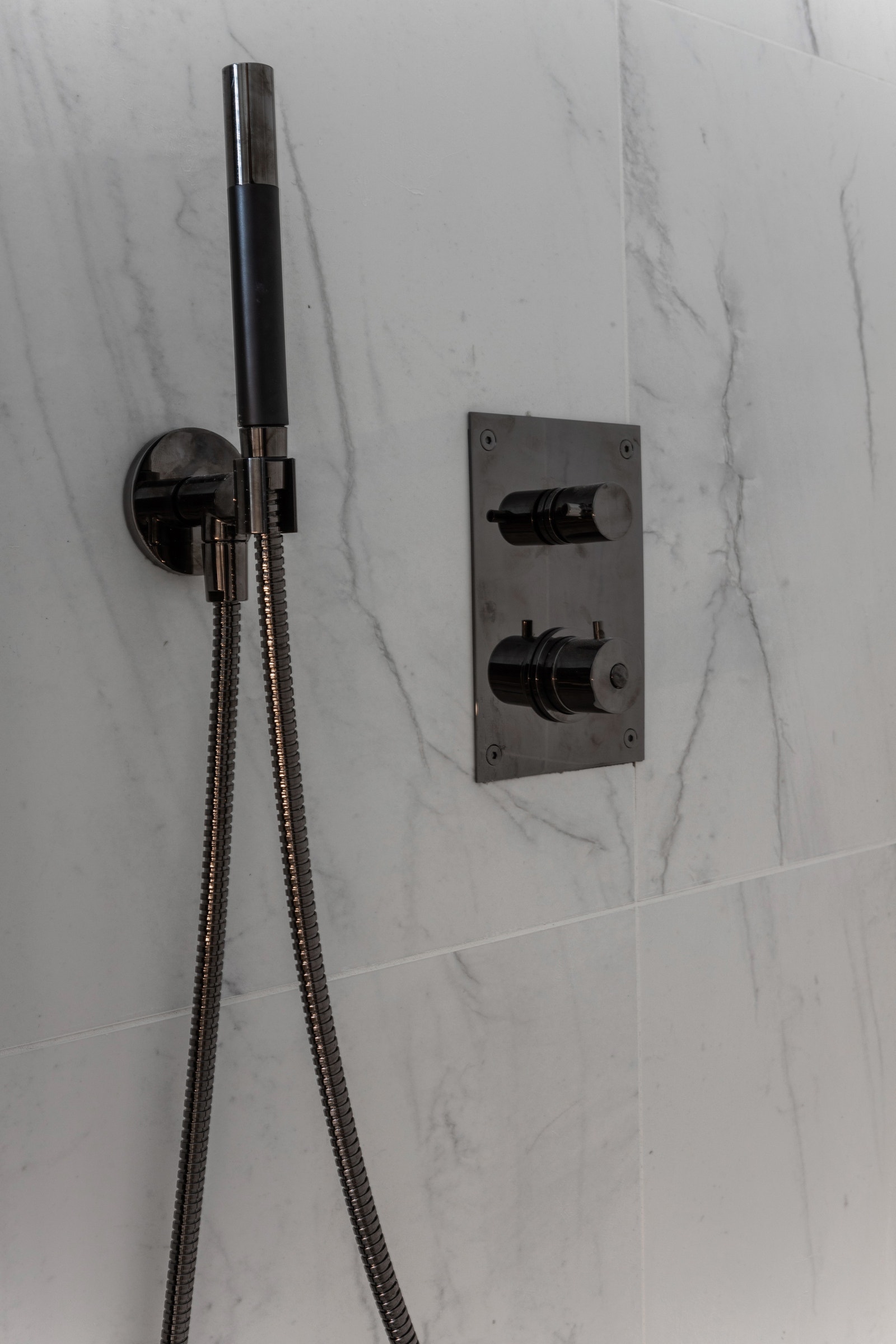 Detalj: dusjarmatur fra Tapwell Galleribilde