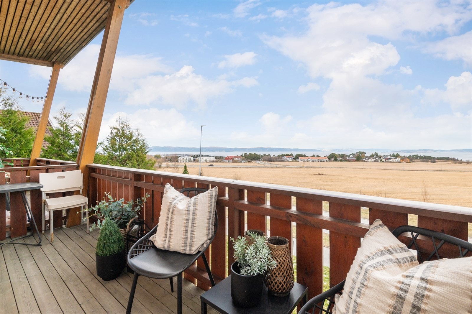 Det er ingen dokumentavgift eller forkjøpsrett, og borettslaget er tilknyttet sikringsordning. Galleribilde