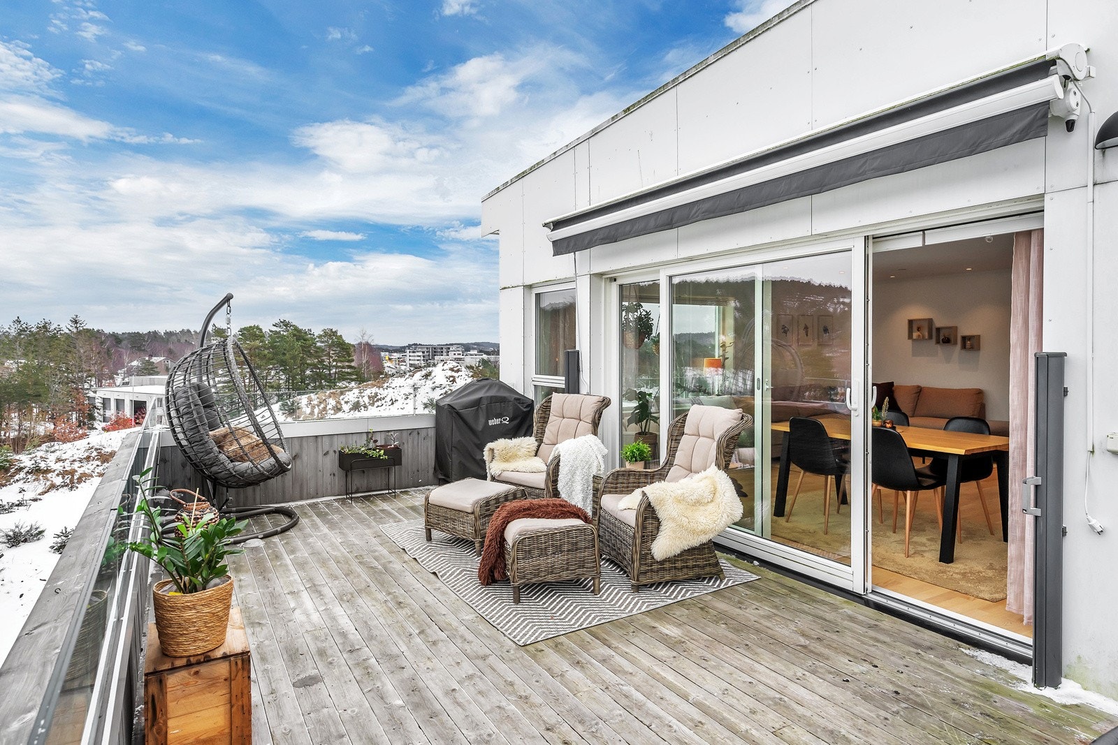 Lekker 3-roms toppleilighet med arealeffektiv planløsning og romslig terrasse Galleribilde