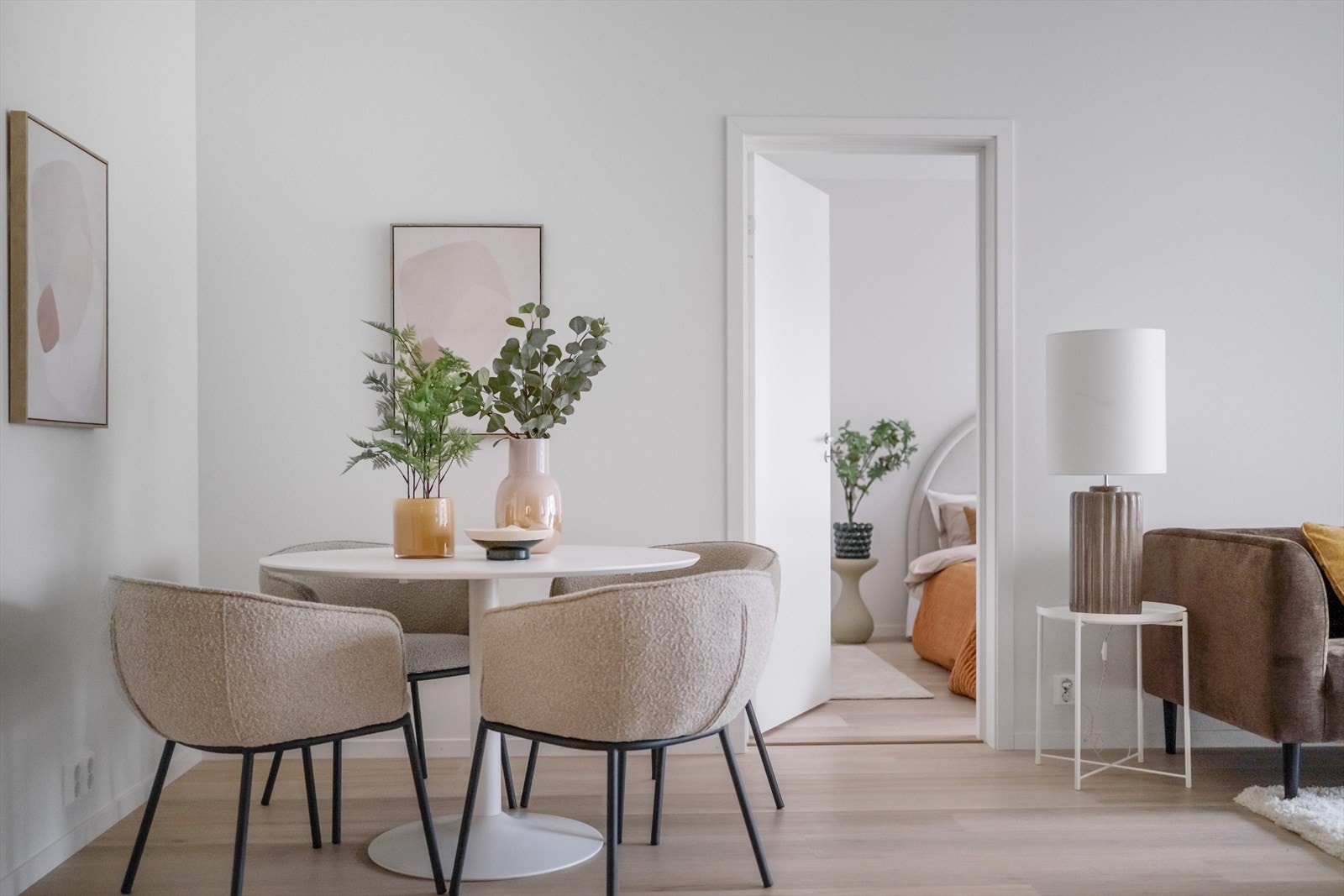 Her er det god plass til å invitere over venner og familie på en hyggelig middag. Galleribilde