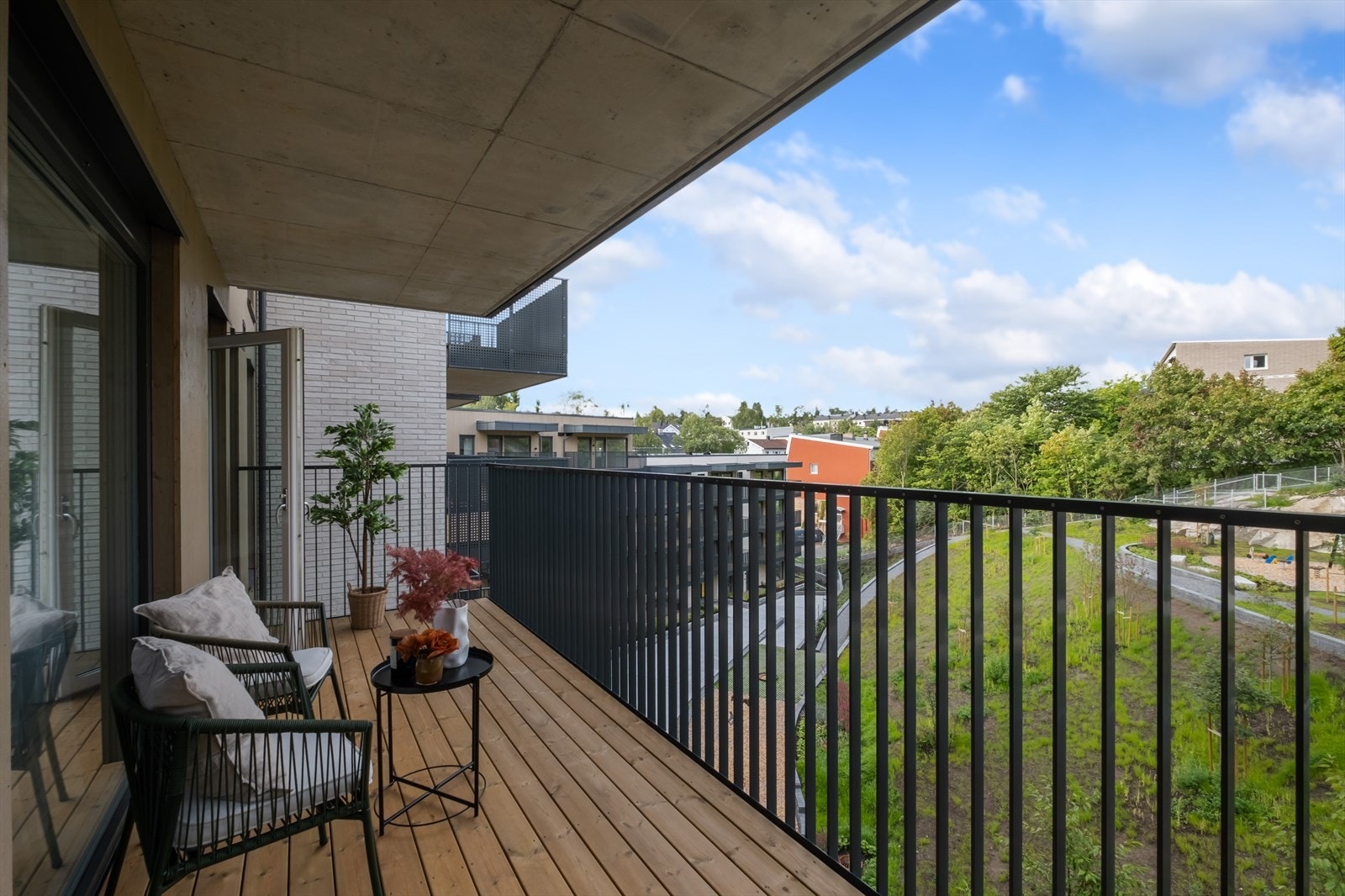 Fra stuen er det utgang til herlig balkong på ca 11kvm. Galleribilde