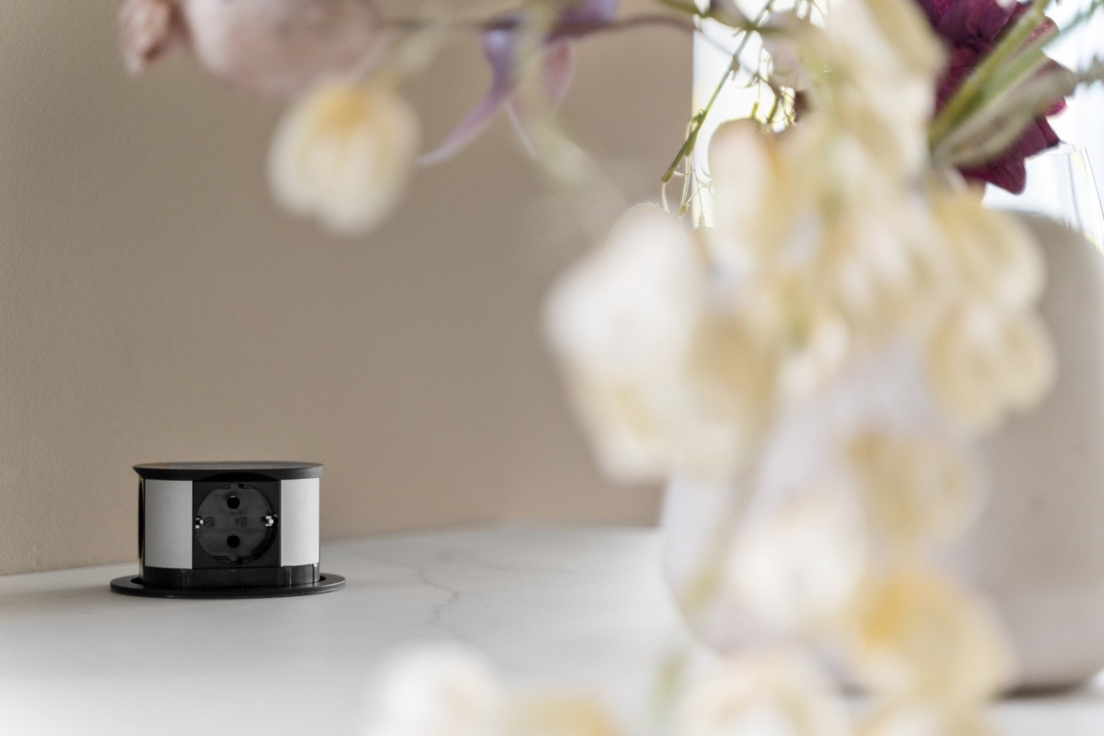 Lekre skjulte løsninger for elektrisk oppkobling. Galleribilde