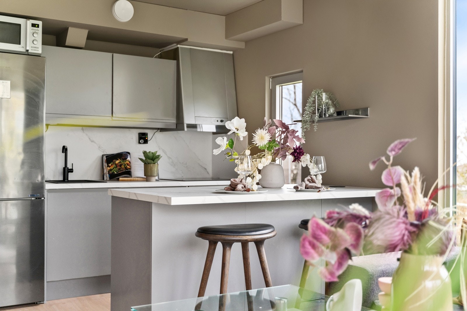 Dette er en kjekk leilighet med en åpen og effektiv planløsning på 46 kvm. Galleribilde