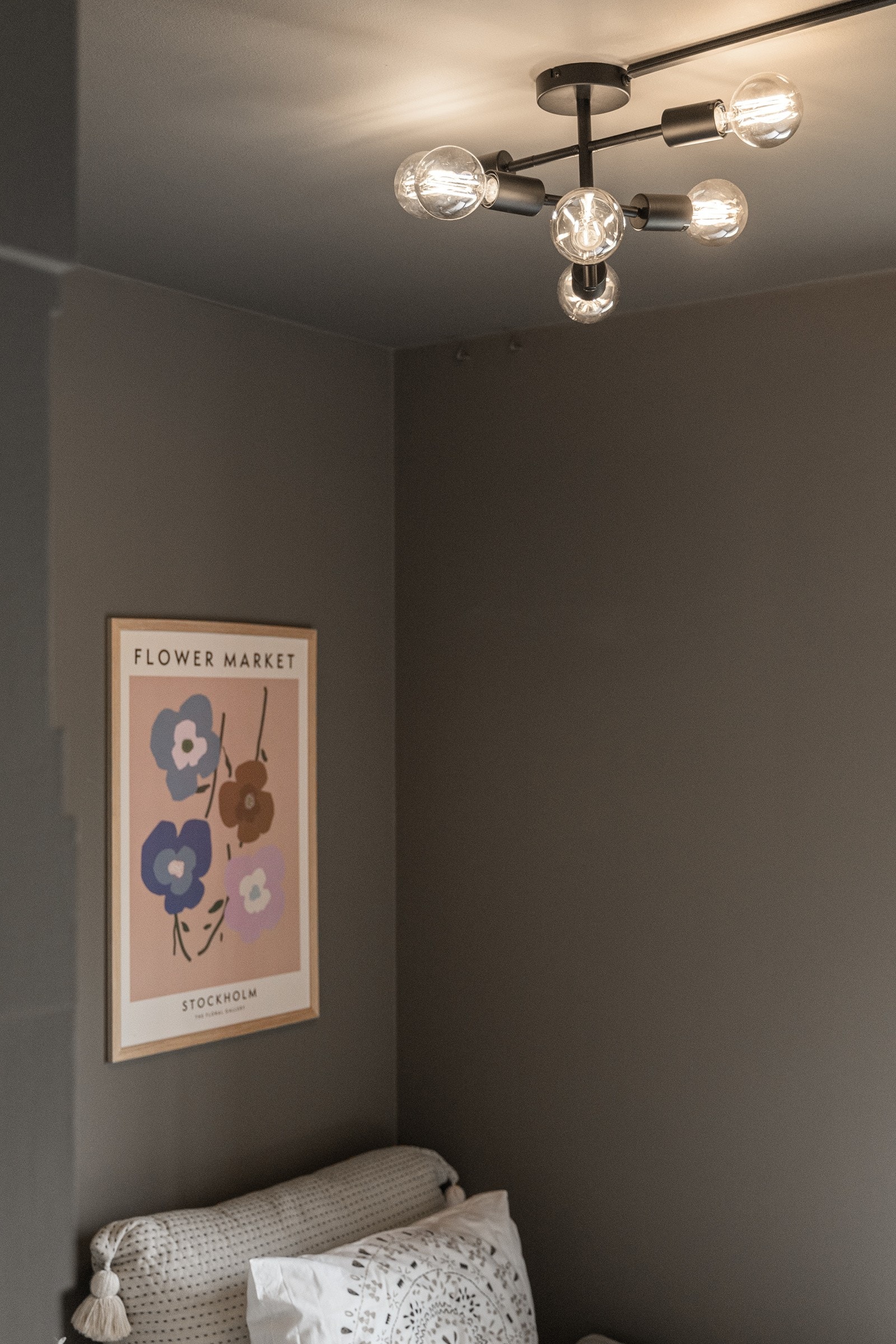 Også på dette rommet har taklampen blitt oppgradert. Galleribilde