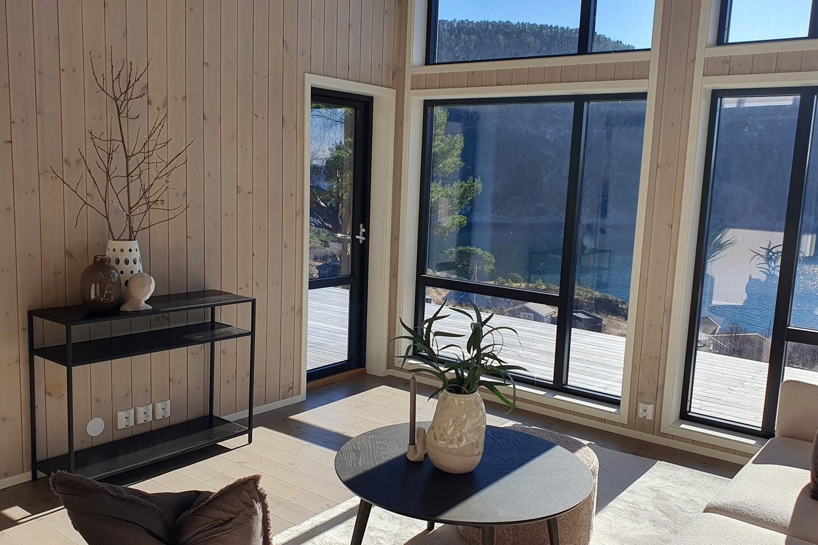 Her kan du nyte den vakre fjordutsikten. Galleribilde