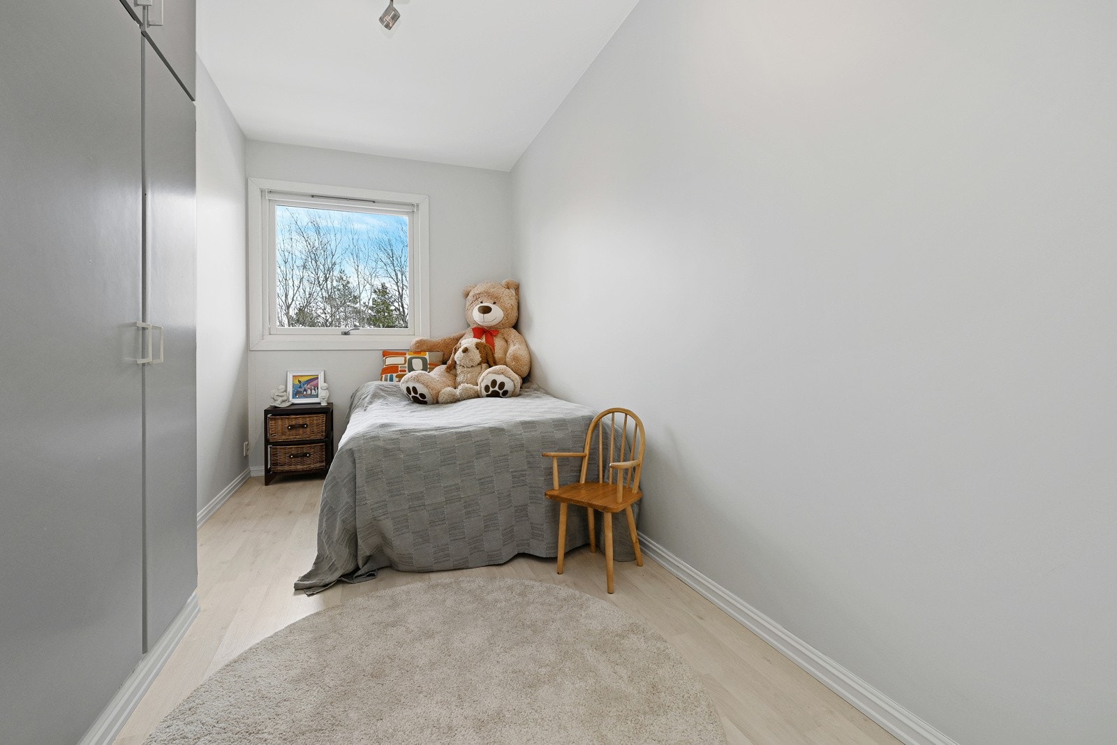 Dette fører til at tre av soverommene blir plassert ved siden av hverandre, mens siste soverommet ligger på andre enden av soverom. Galleribilde