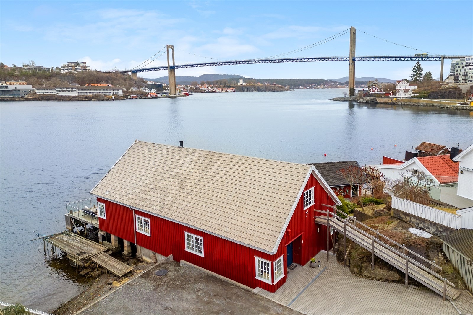 Det er en kort båttur til Brevik og Langesund, ut til en av landets fineste skjærgårder med Stråholmen, Jomfruland og en rekke andre flotte øyer Galleribilde
