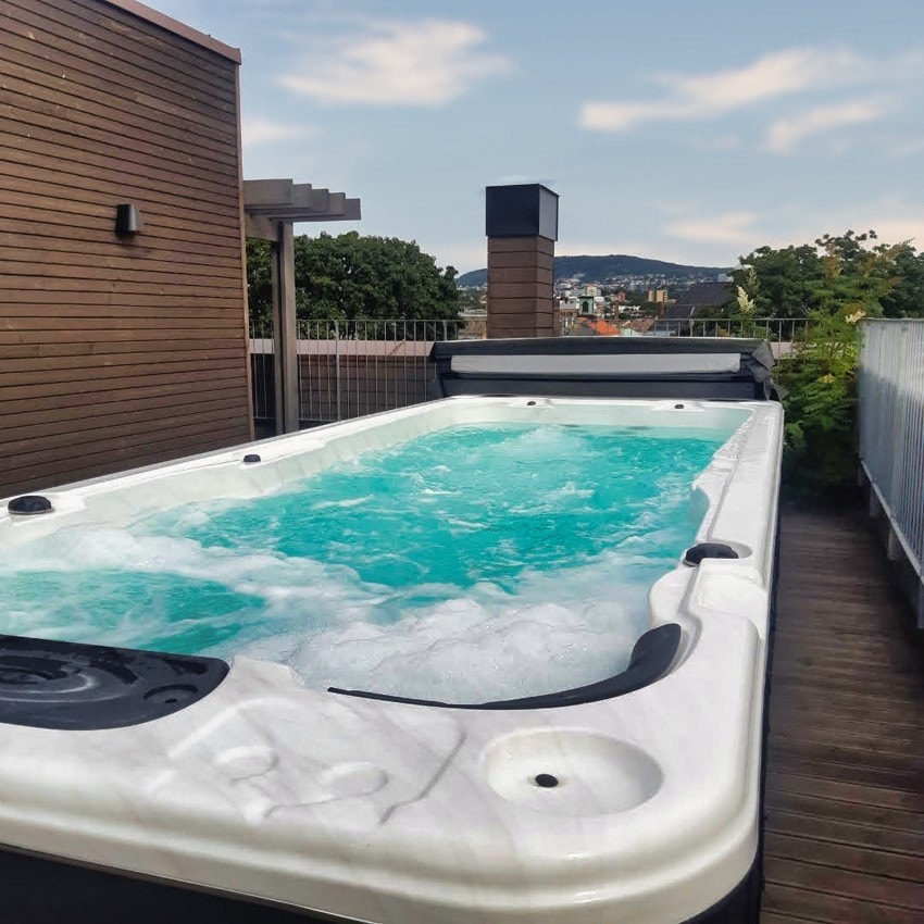 Egen jaquzzi på takterrassen som kan bookes og brukes i henhold til borettslagets regler. Galleribilde
