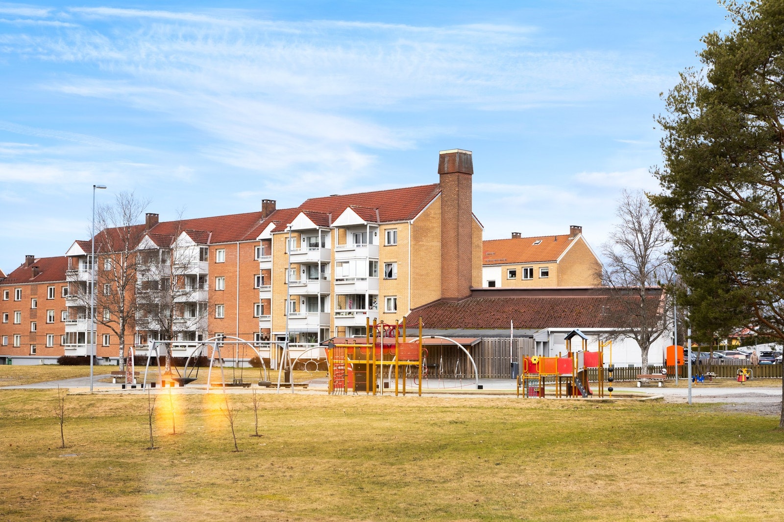 Leiligheten har en fin intern beliggenhet i et veletablert og sentralt boligområde på Manglerud. Galleribilde