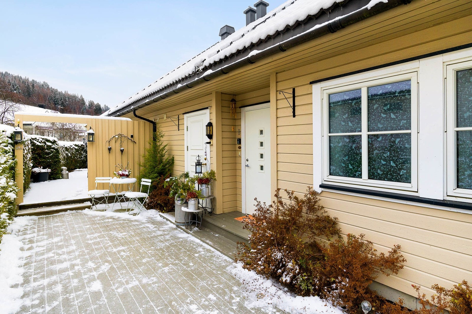 Terrasse ved inngangsparti Galleribilde