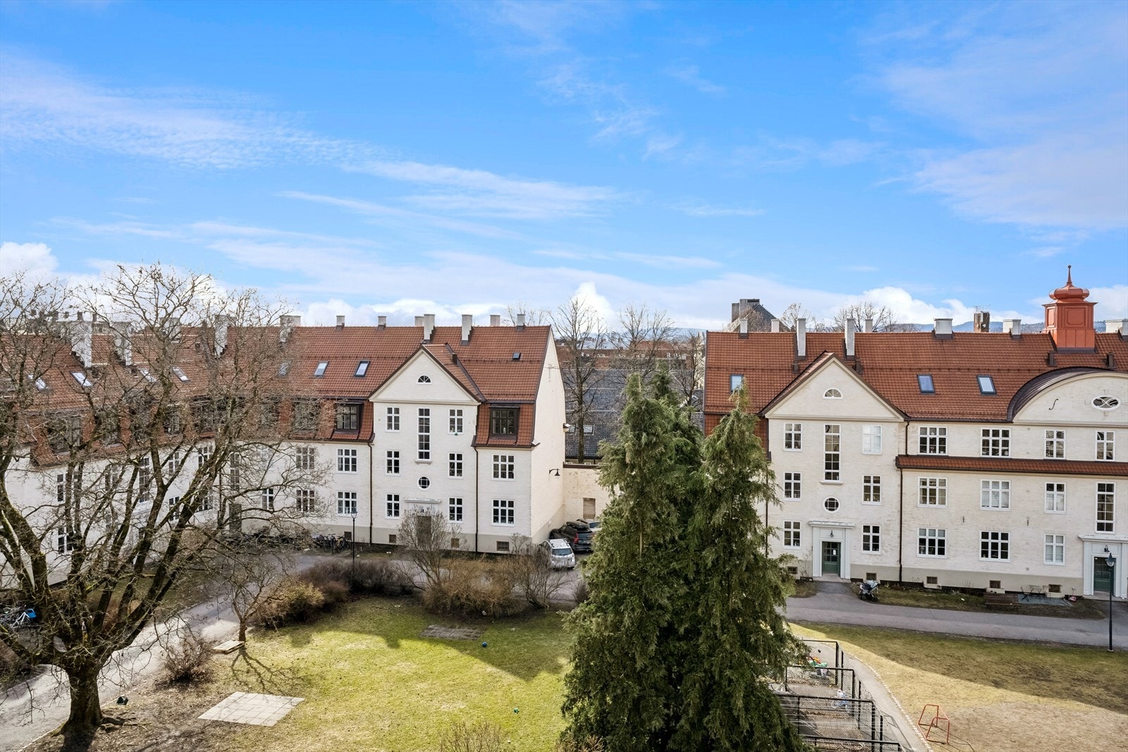 Borettslagets har egen hjemmeside: https://www.lindern3.no/ Galleribilde