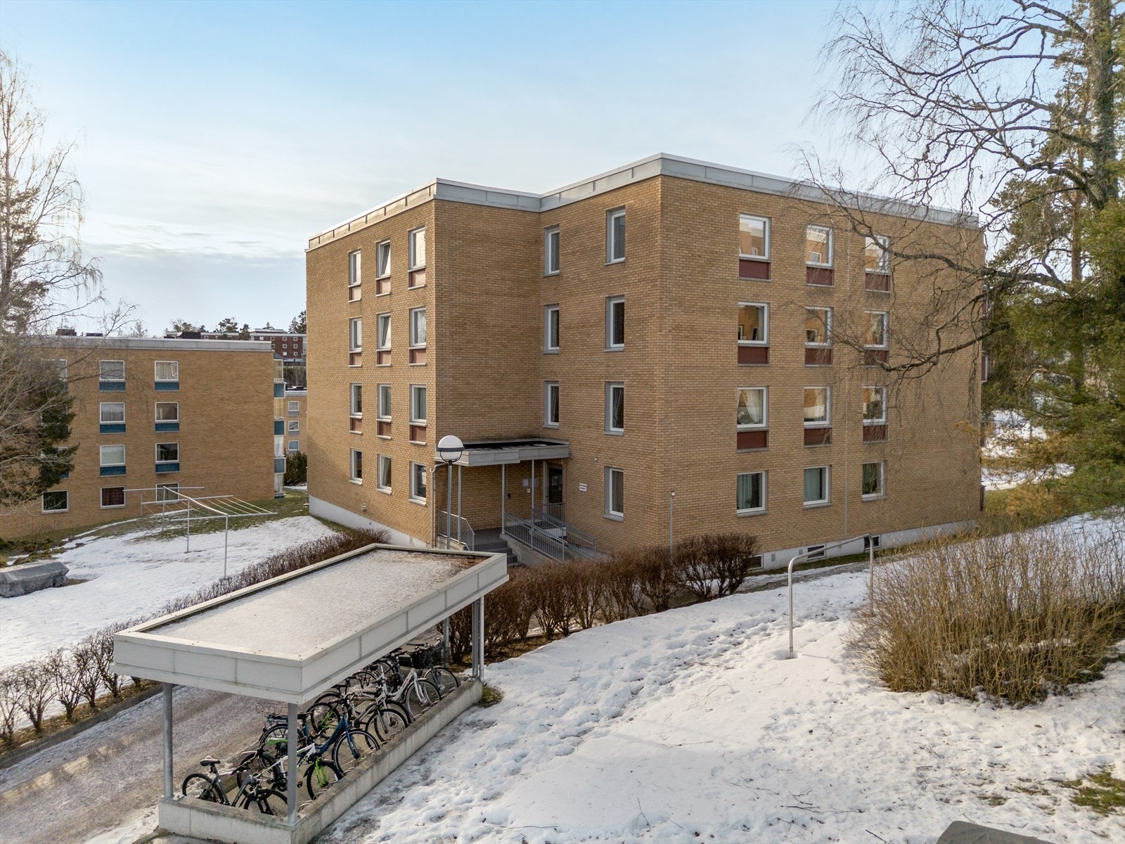 Dette er et barnevennlig og attraktivt boområde på Gulset i Skien, med kort vei til de fleste fasiliteter. Galleribilde
