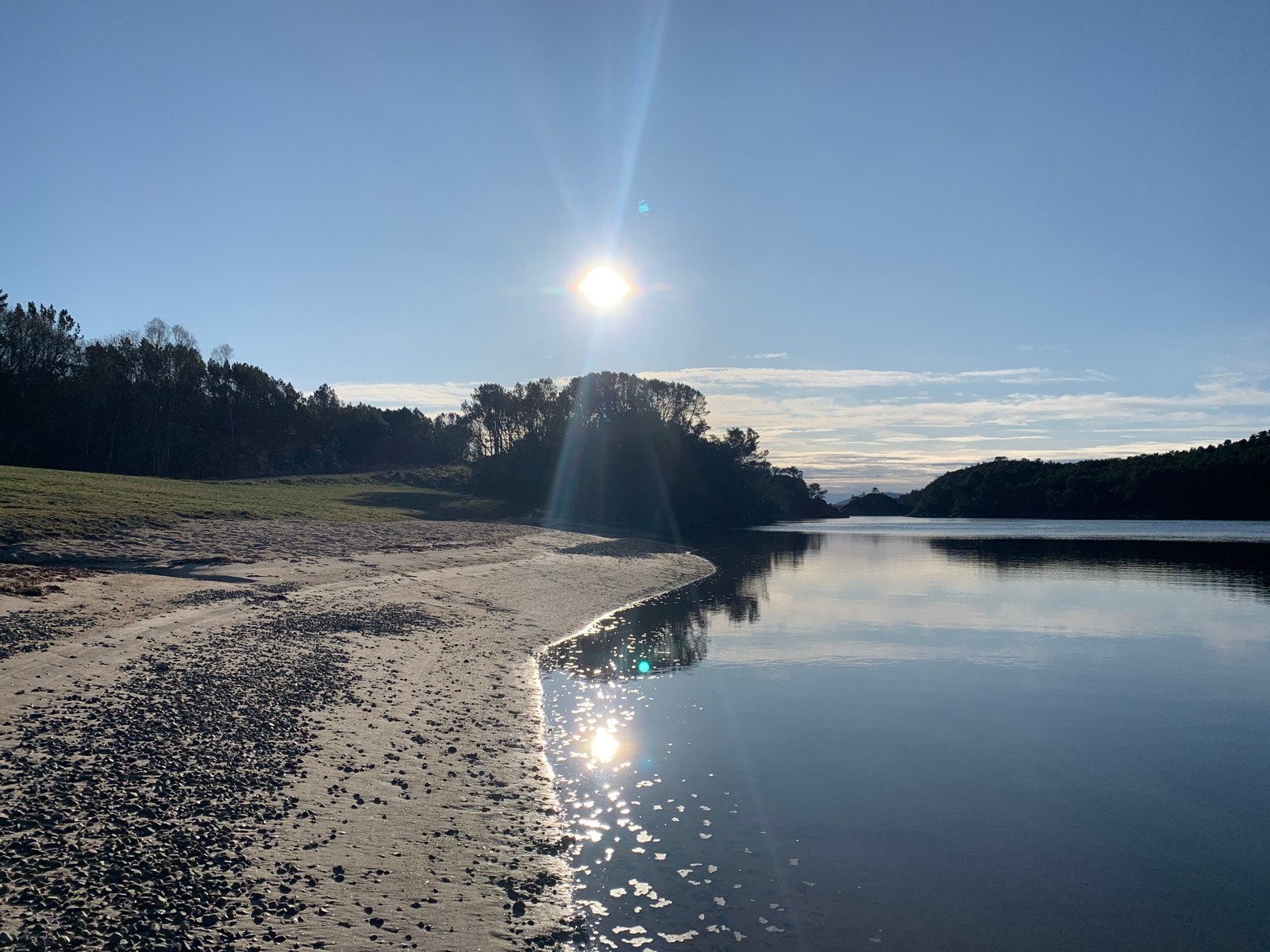 Kun en 5 minutters kjøretur fra hytten finner du vakre Kollevågen badestrand. Galleribilde