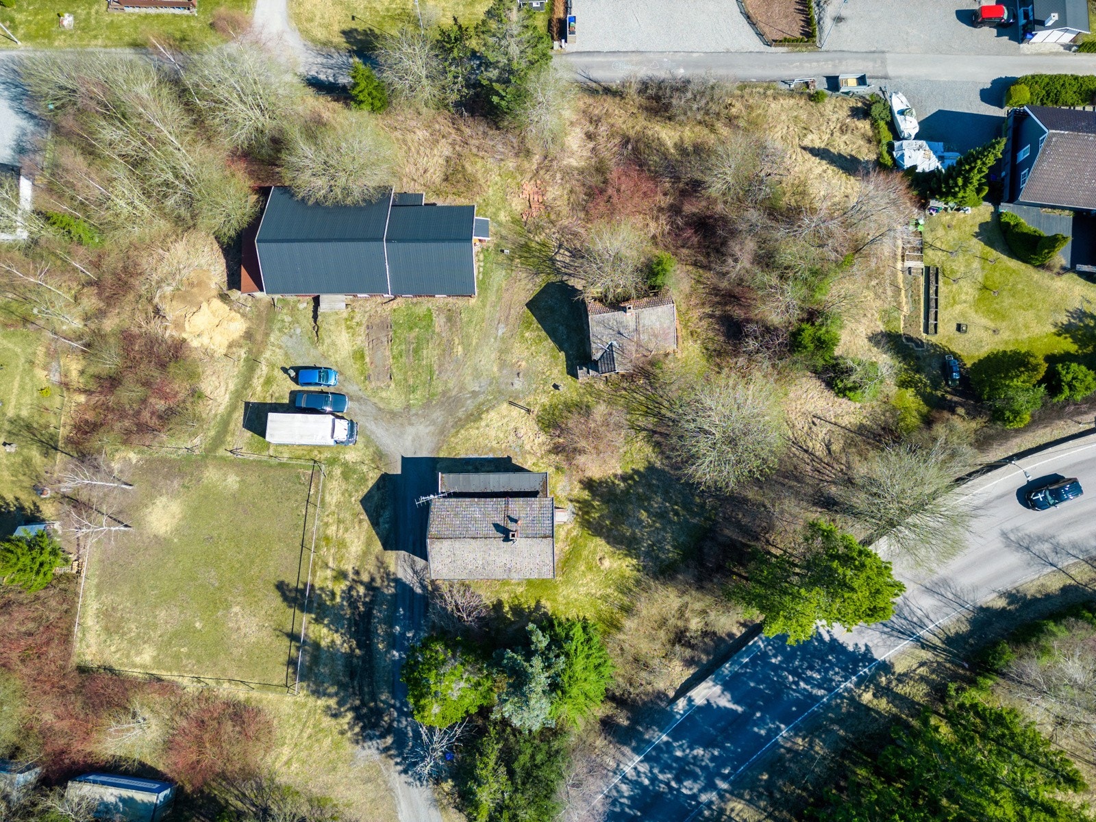 Eiendommen har direkte avkjøring fra Riksvei 22. Galleribilde