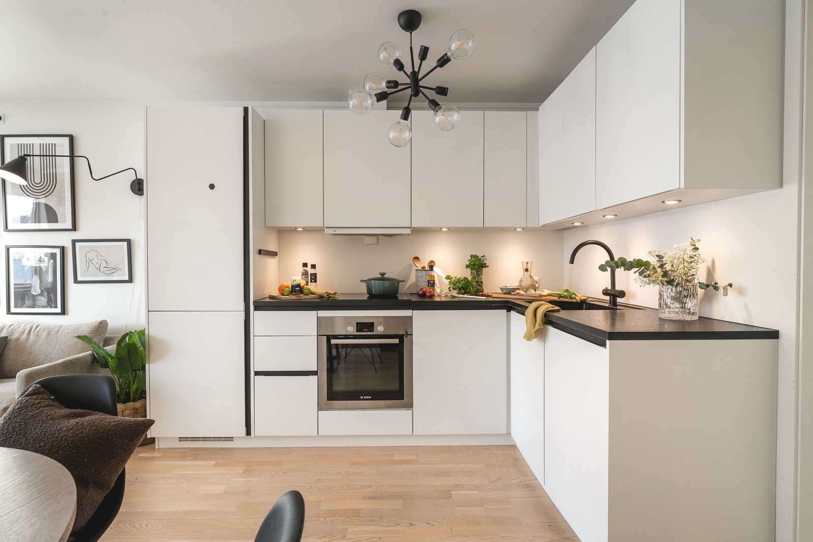 Meget fint og tidløst kjøkken fra kvalitetsleverandøren Kvik. Galleribilde