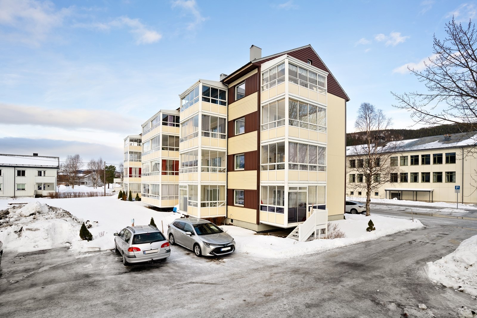 Leiligheten ligger på dette hjørnet i 3. etasje. Galleribilde
