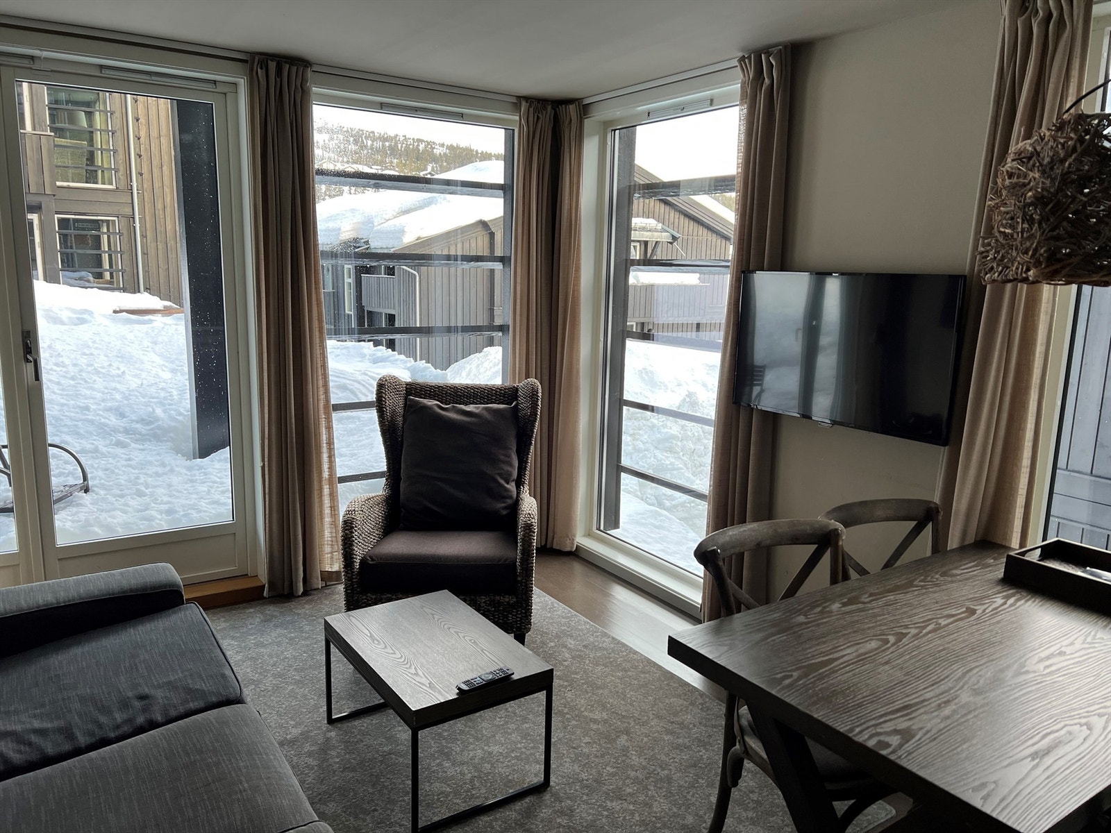 Leiligheten er kompakt men optimalt utnyttet for kjernefamilien. Hundehold tillatt. Galleribilde