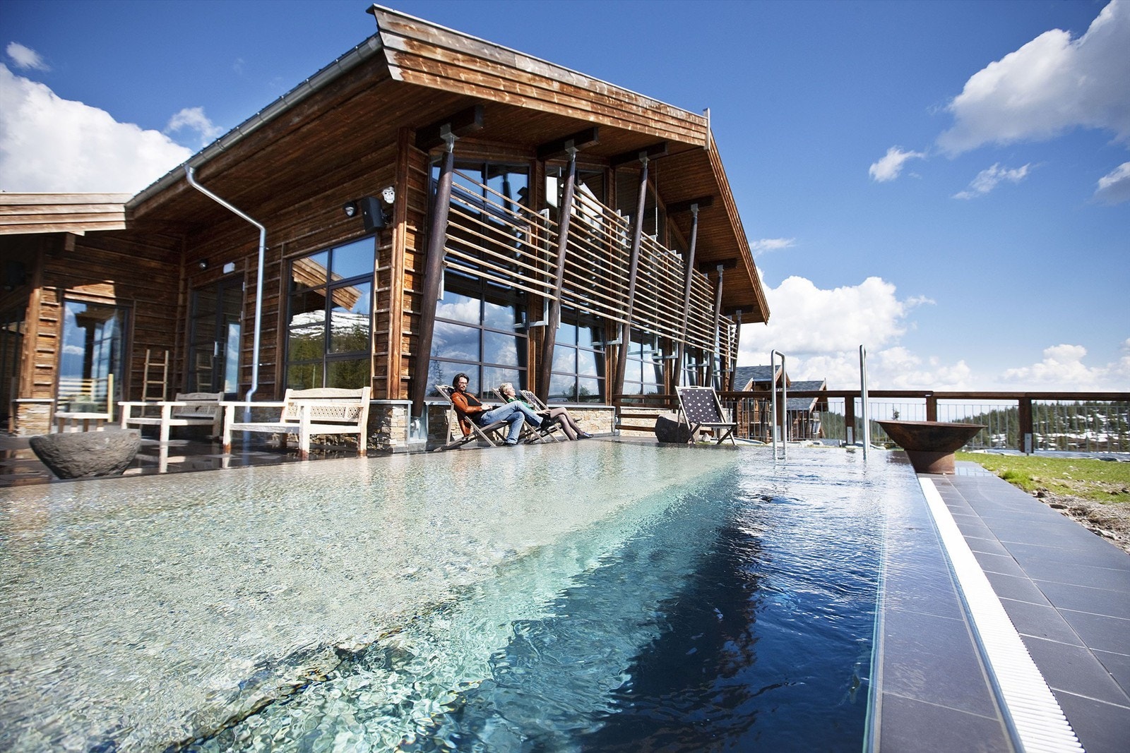 Spa og velværeavdeling både ute og inne. Enjoy! Galleribilde