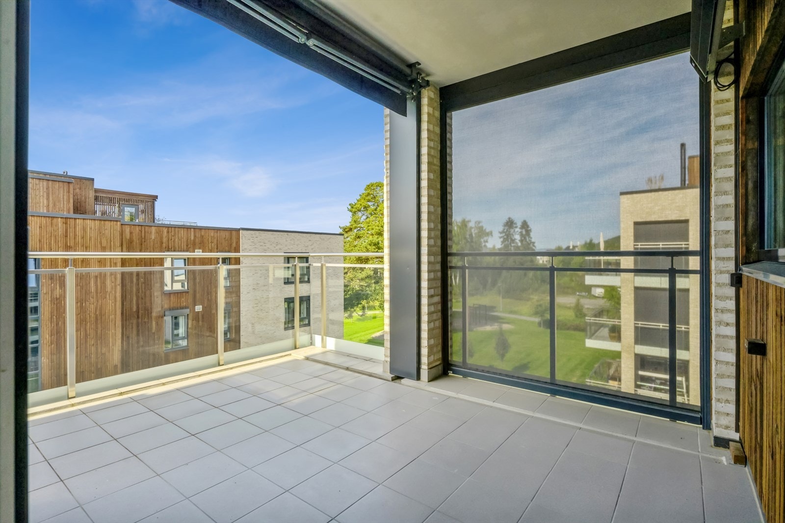 Her er plass til en flott sittegruppe for å nye sene kvelder med venner og familie i kveldssolen. Galleribilde