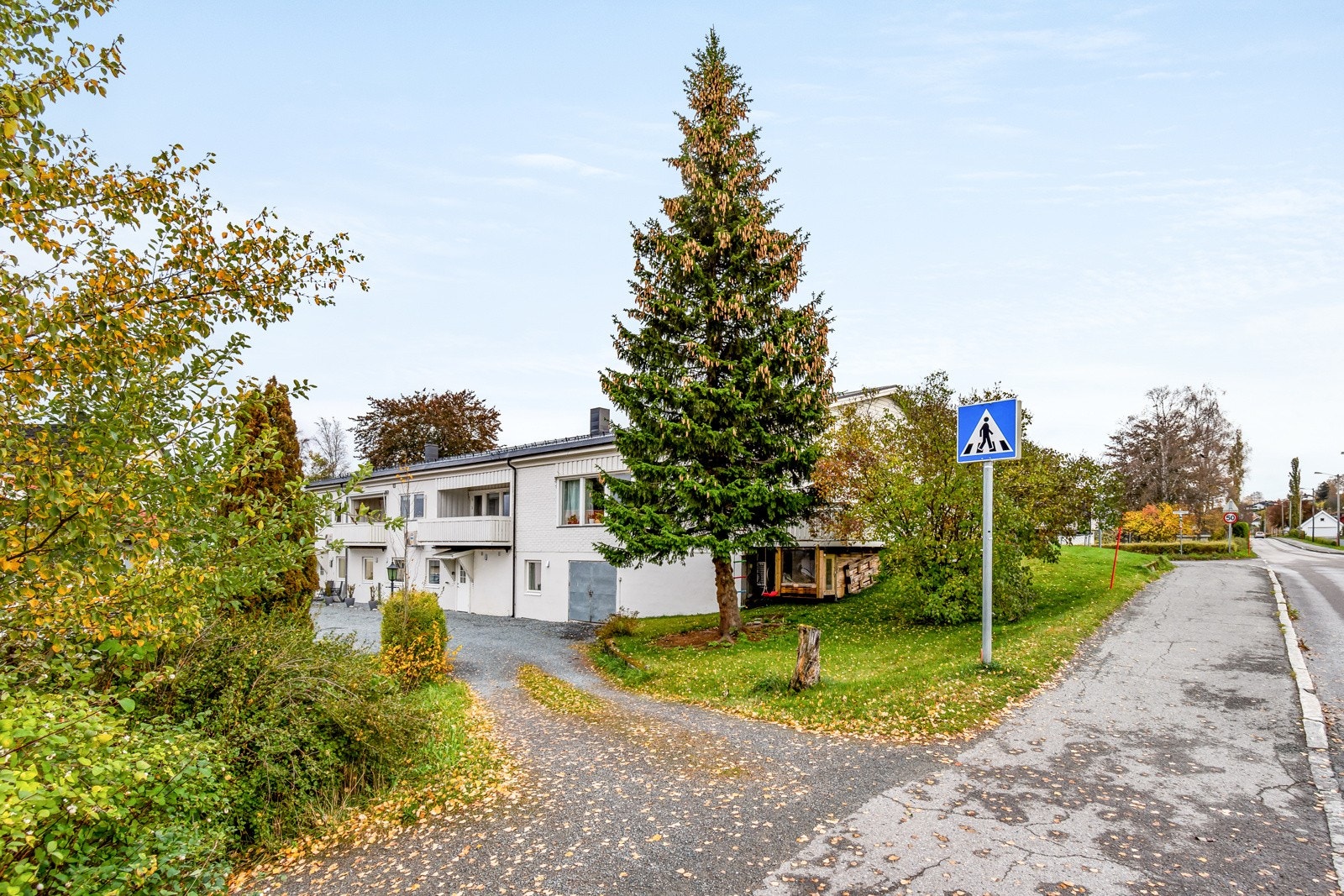 Leiligheten ligger fint til på Bruborg. Galleribilde