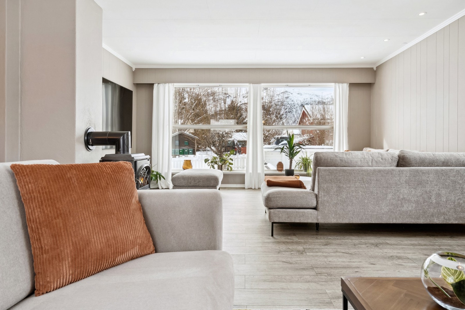 Velkommen til Aagård 18 - Presentert av EiendomsMegler1 Lofoten! Galleribilde
