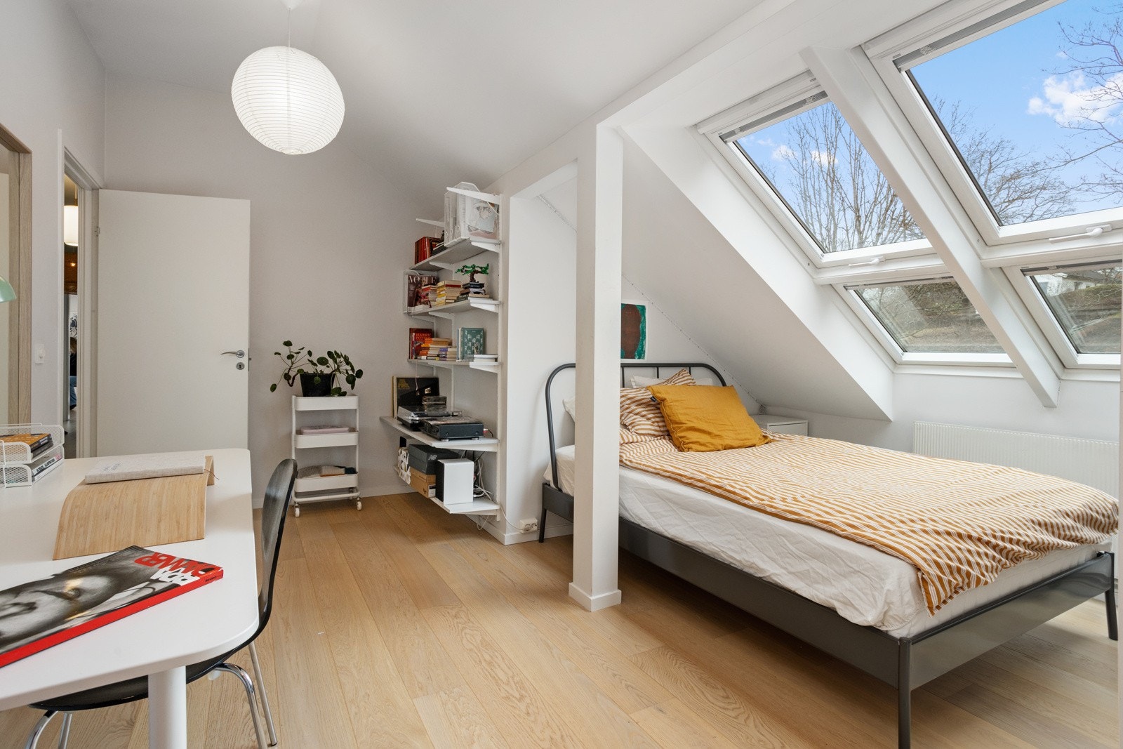 Soverom 2 er også av god størrelse med fine og koselige løsninger. Galleribilde