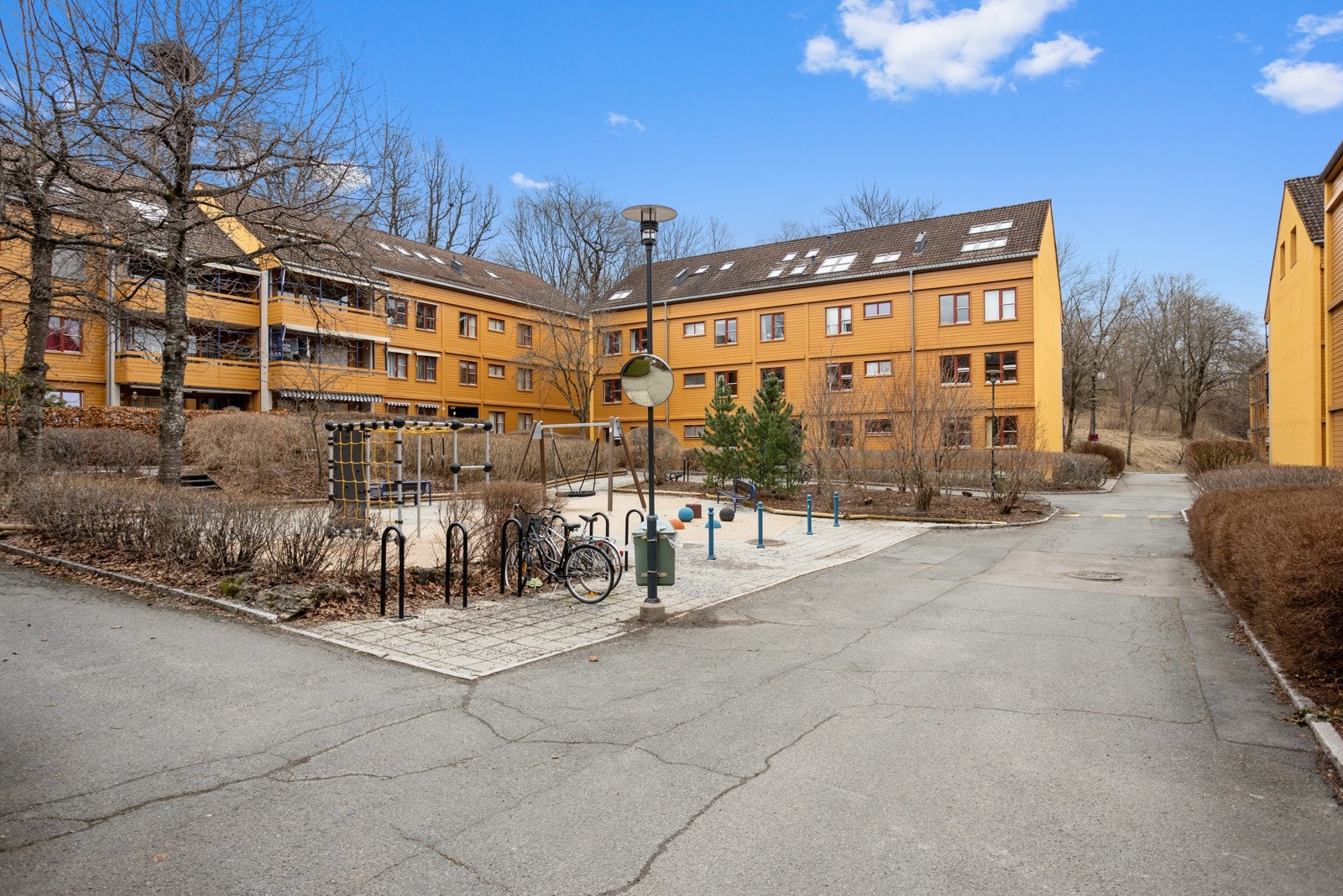 Nedre Silkestrå er et bilfritt og barnevennlig borettslag. Galleribilde