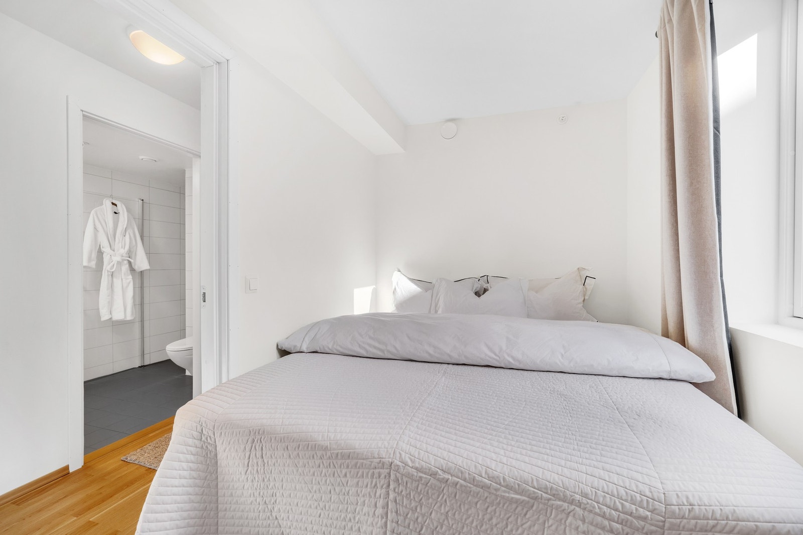 Soverommet er på 6,4 kvadratmeter. Galleribilde