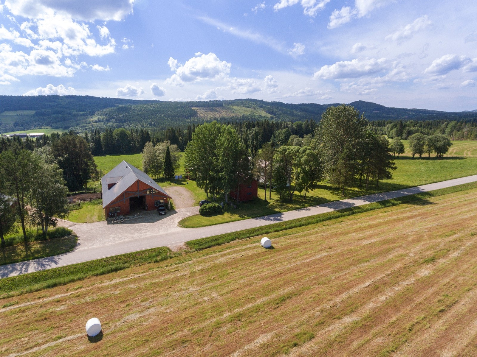 Gårdstun Galleribilde