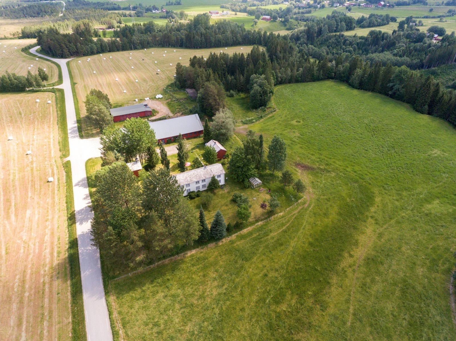 Gårdstun Galleribilde