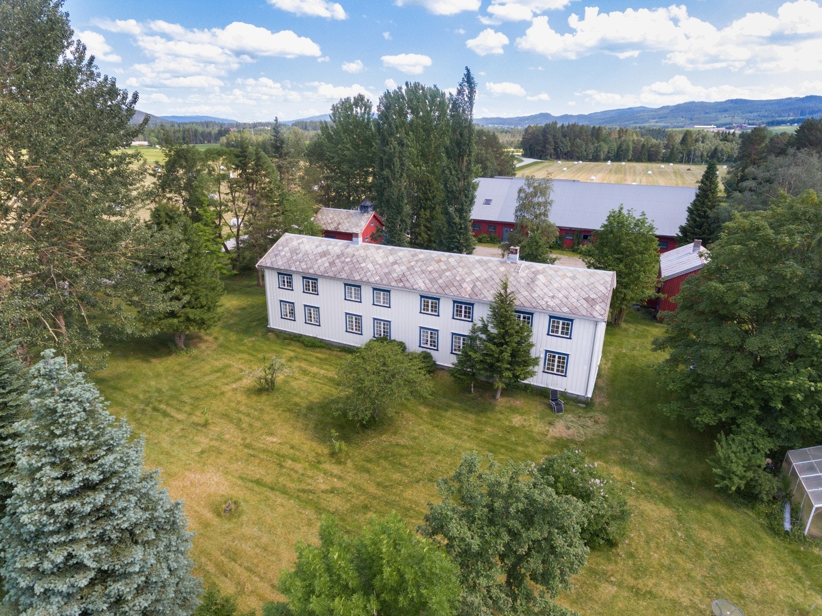 Gårdstun Galleribilde