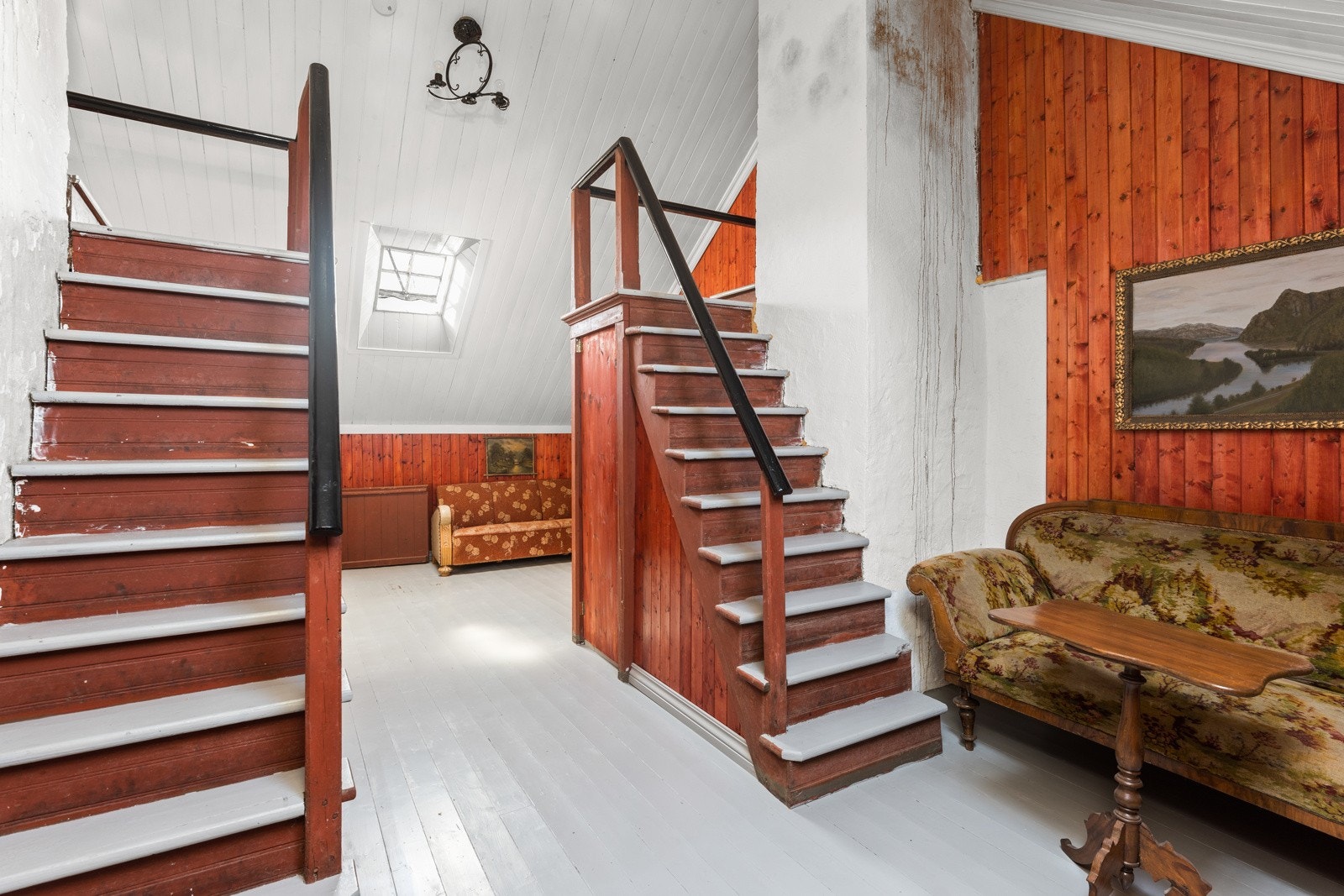 Trapper opp til det som en gang var tjenestepikene sine rom Galleribilde