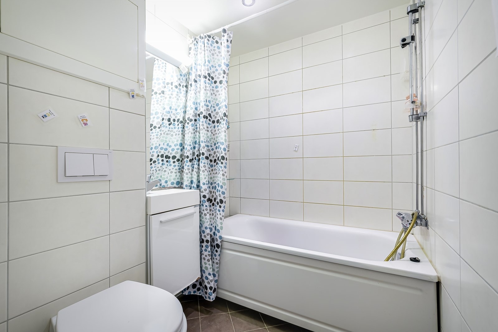 Baderom pusset opp i 2016/2017 i regi av boligselskapet. Galleribilde