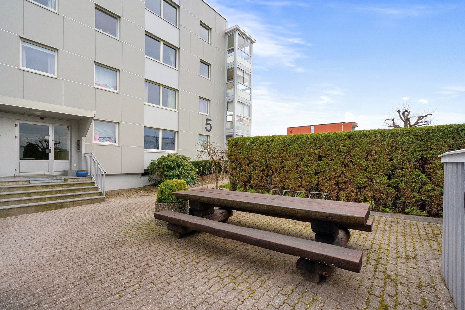 Inngang til felles trappeoppgang. Galleribilde