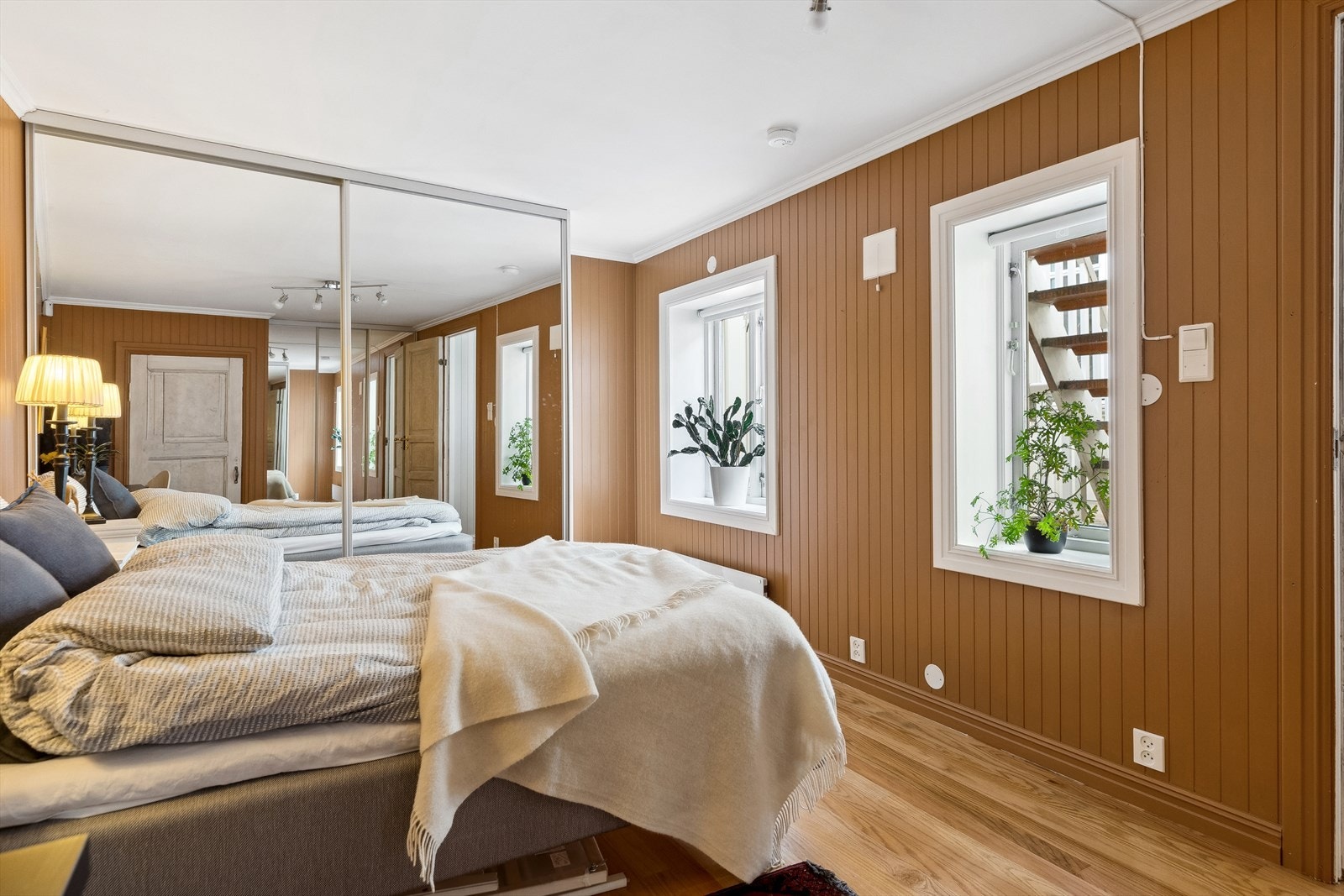 Vinduene i gården er godt vedlikeholdt. Galleribilde