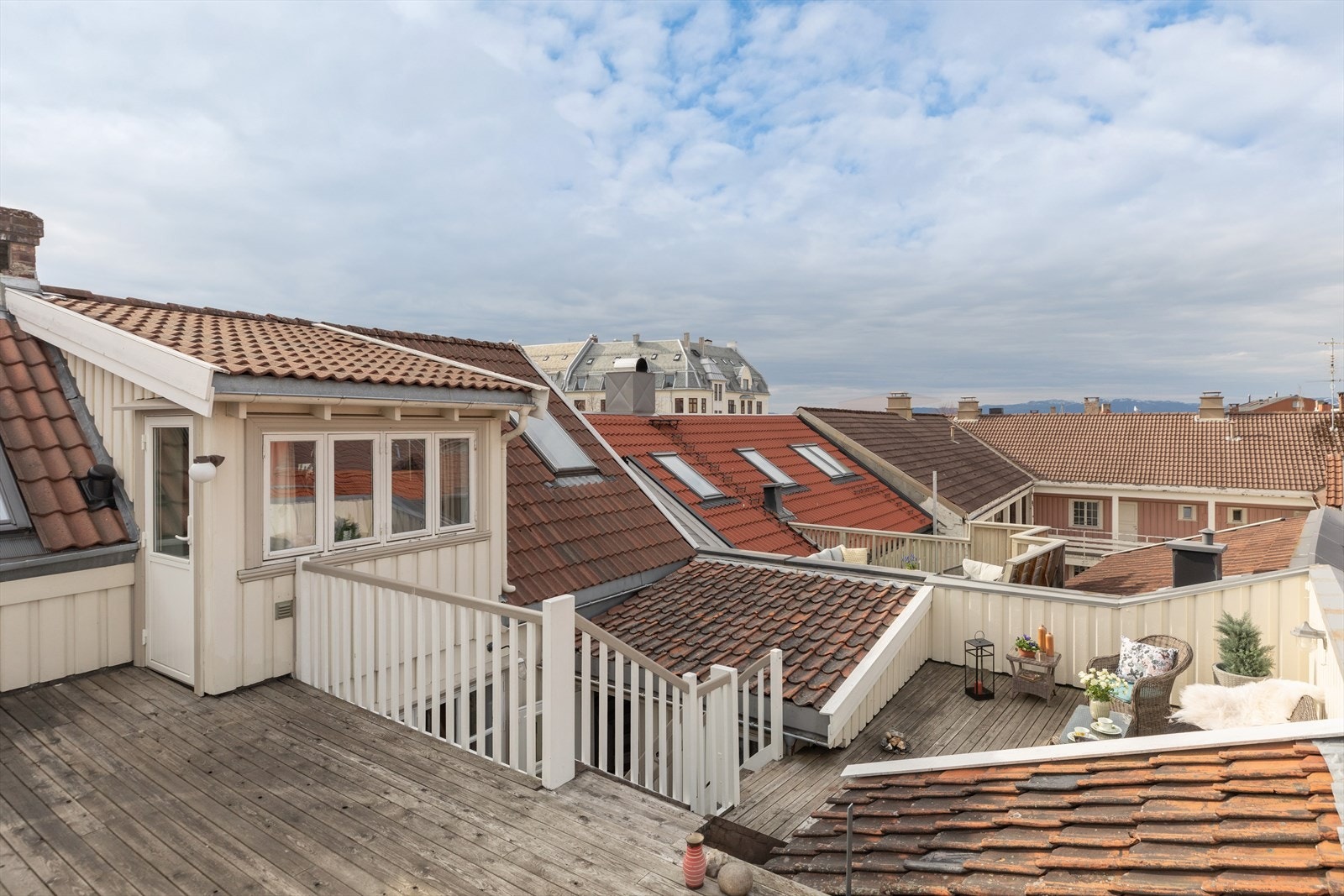 Begge takterrassene er svært solrike, har god utsikt og er private. Galleribilde
