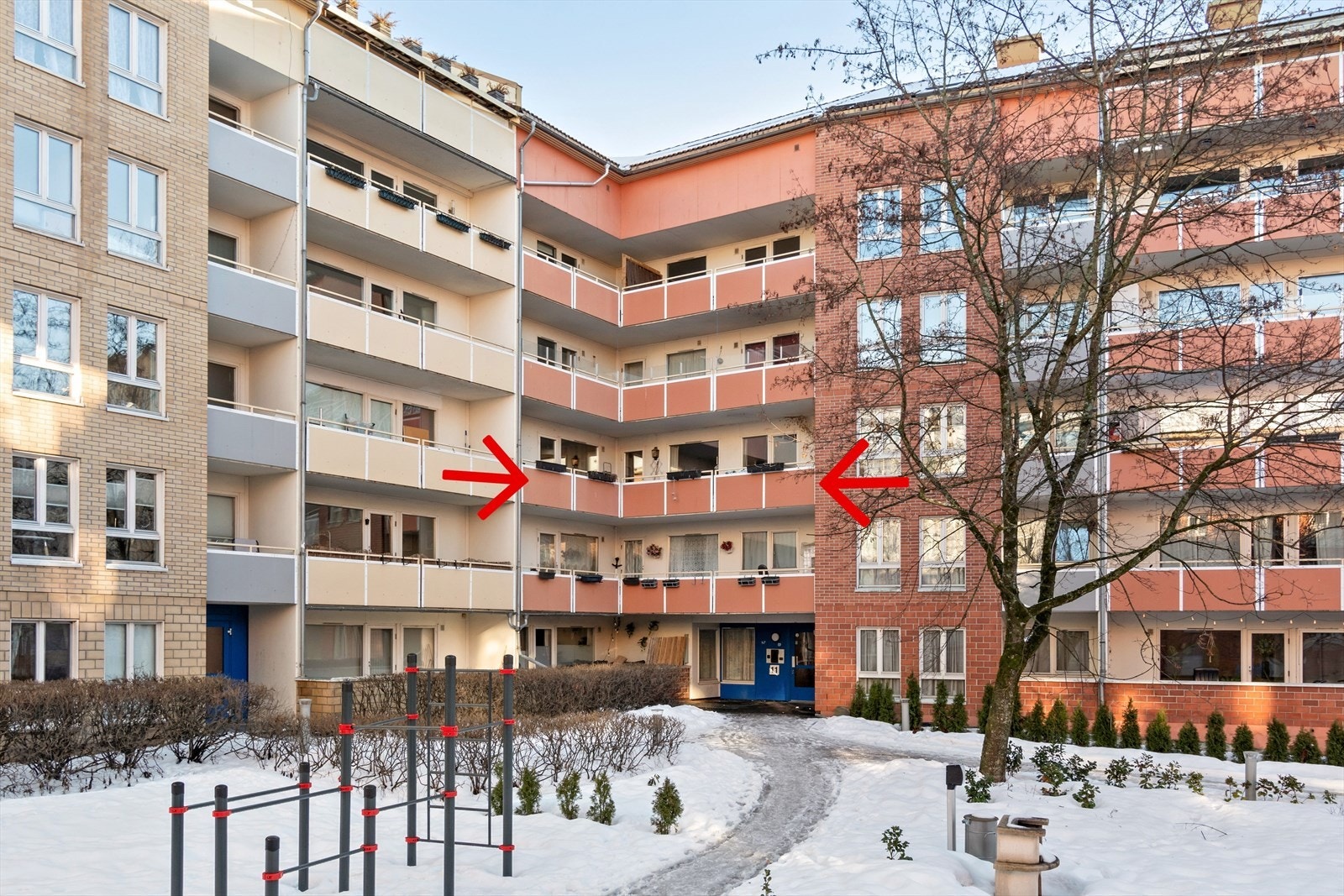 Fasade sett fra bakgården Galleribilde